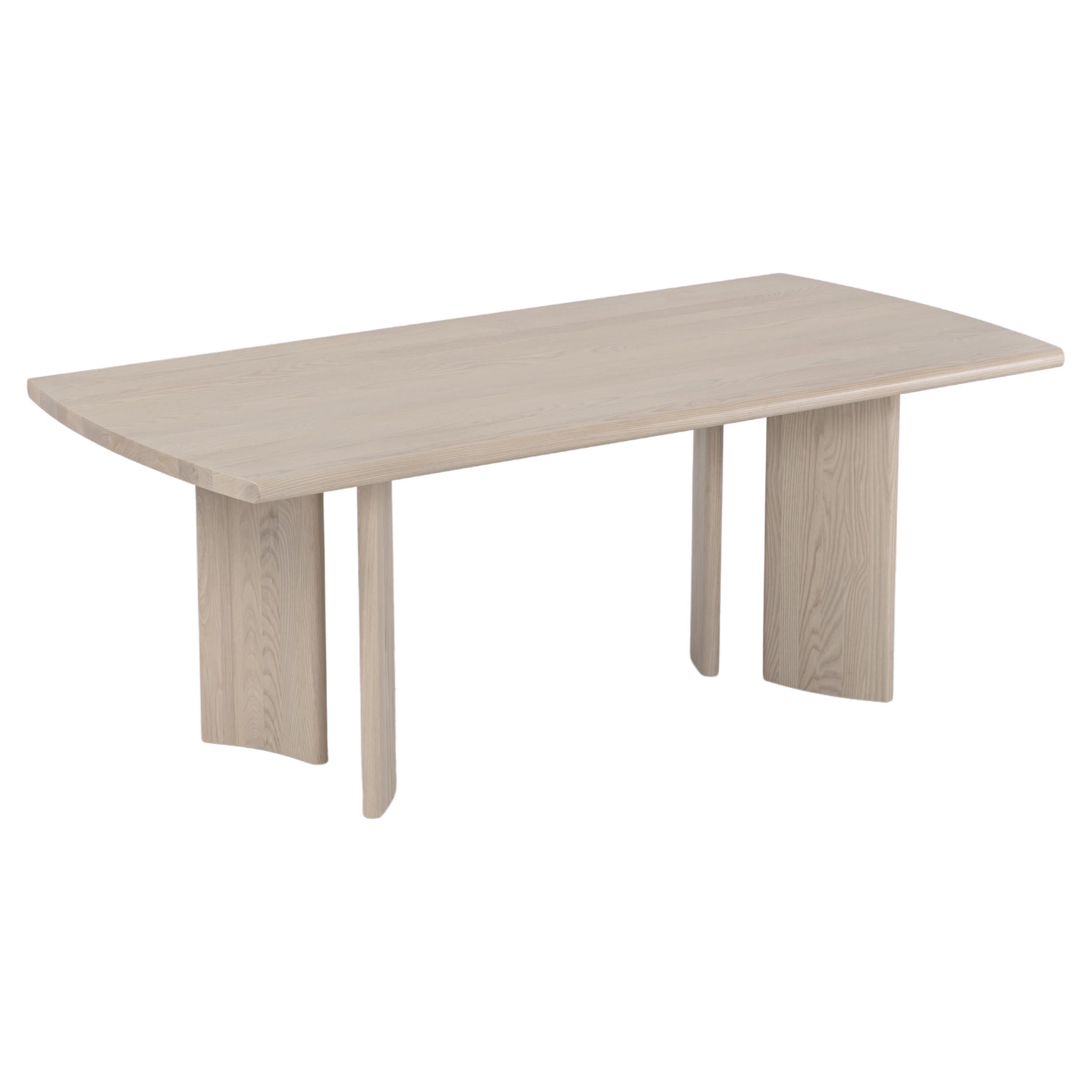 Table Crest 198,1 cm couleur chair, table de salle à manger minimaliste en bois en vente