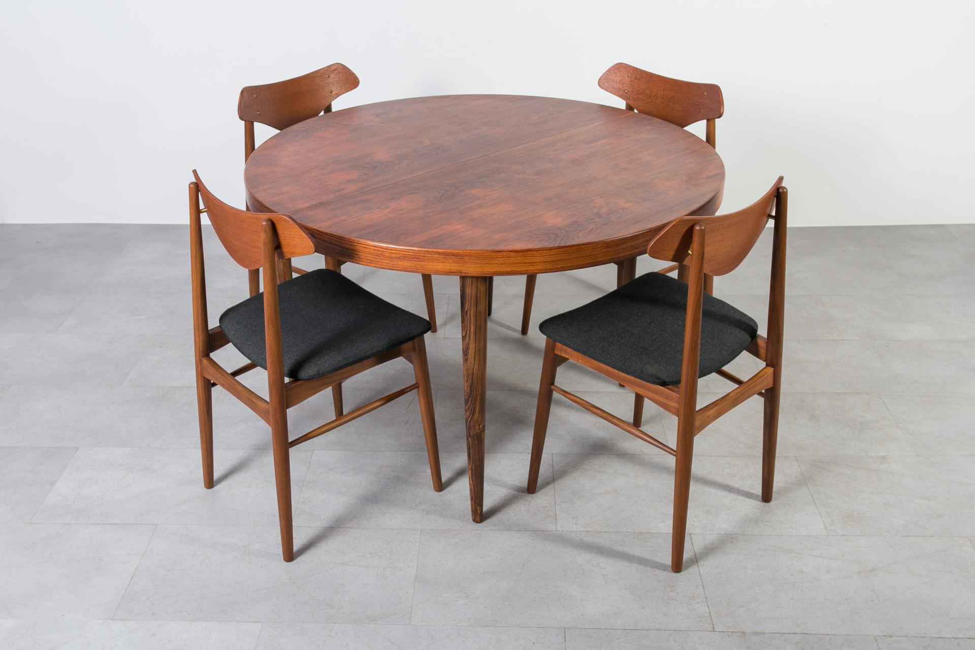 Mid-20th Century Danish Dining Set, Extendable Round Table & 6 Chairs, Denmark, 1960s For Sale