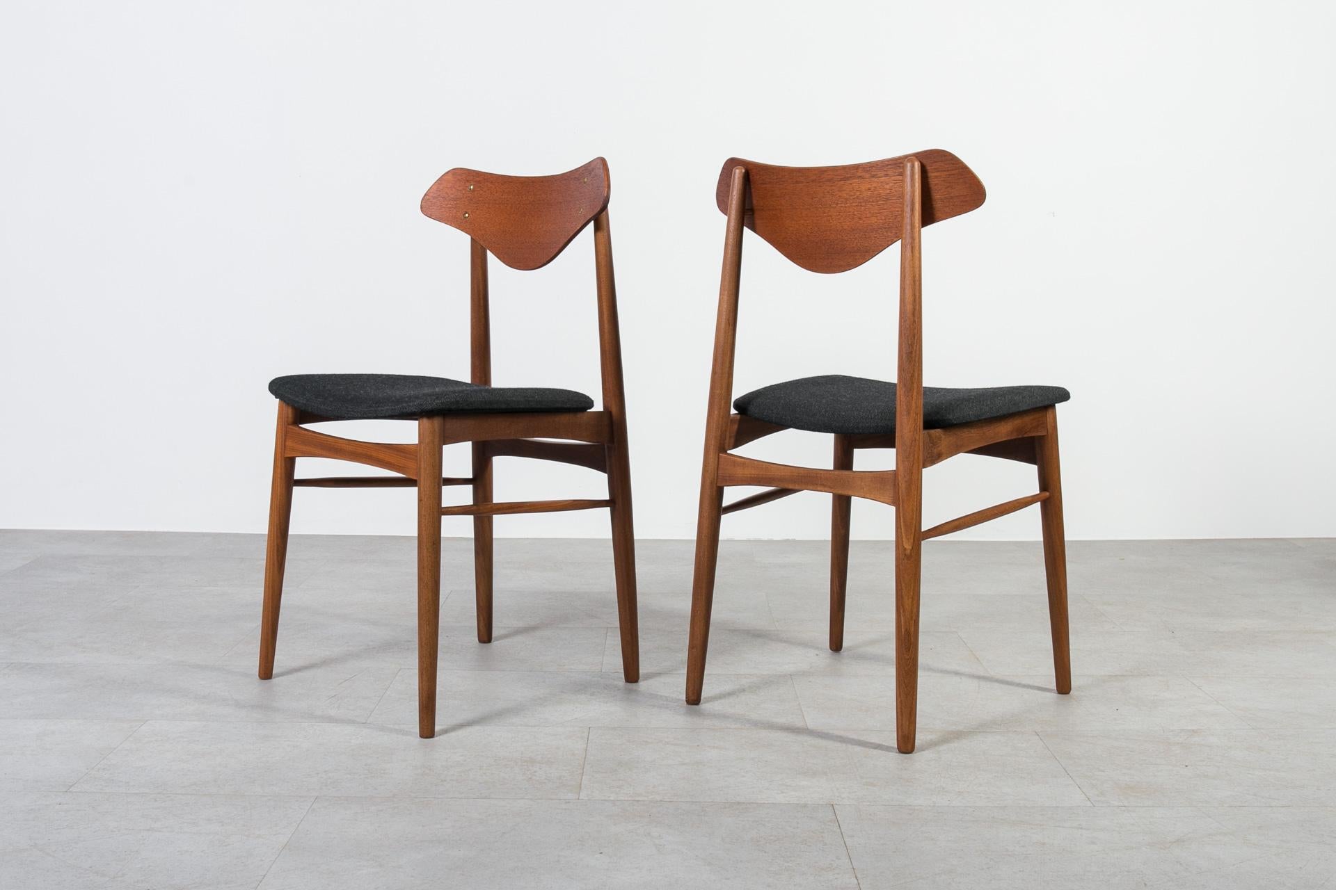 Danish Dining Set, Extendable Round Table & 6 Chairs, Denmark, 1960s For Sale 7