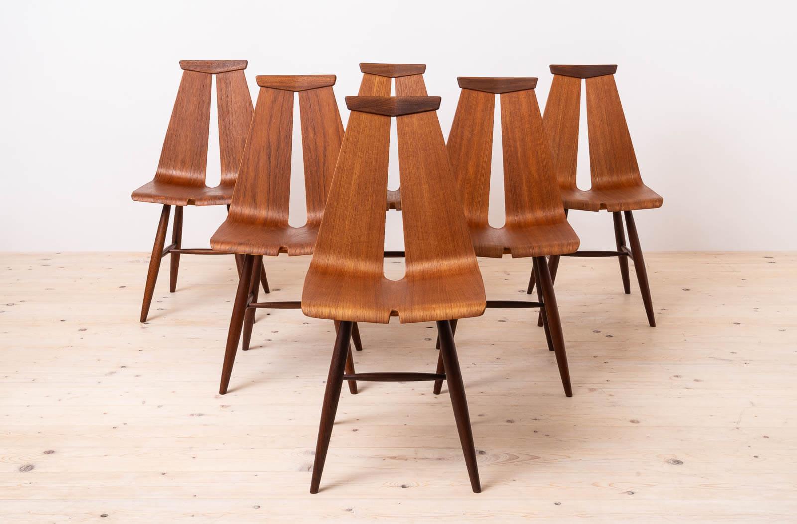 Dieses Set aus sechs Vintage-Esszimmerstühlen wurde in den 1960er Jahren von Risto Halme entworfen. Produziert von ISKU Finnland. Diese originellen Isku-Stühle sind einfach und leicht, haben aber ein elegantes und verspieltes Design. Das gebogene