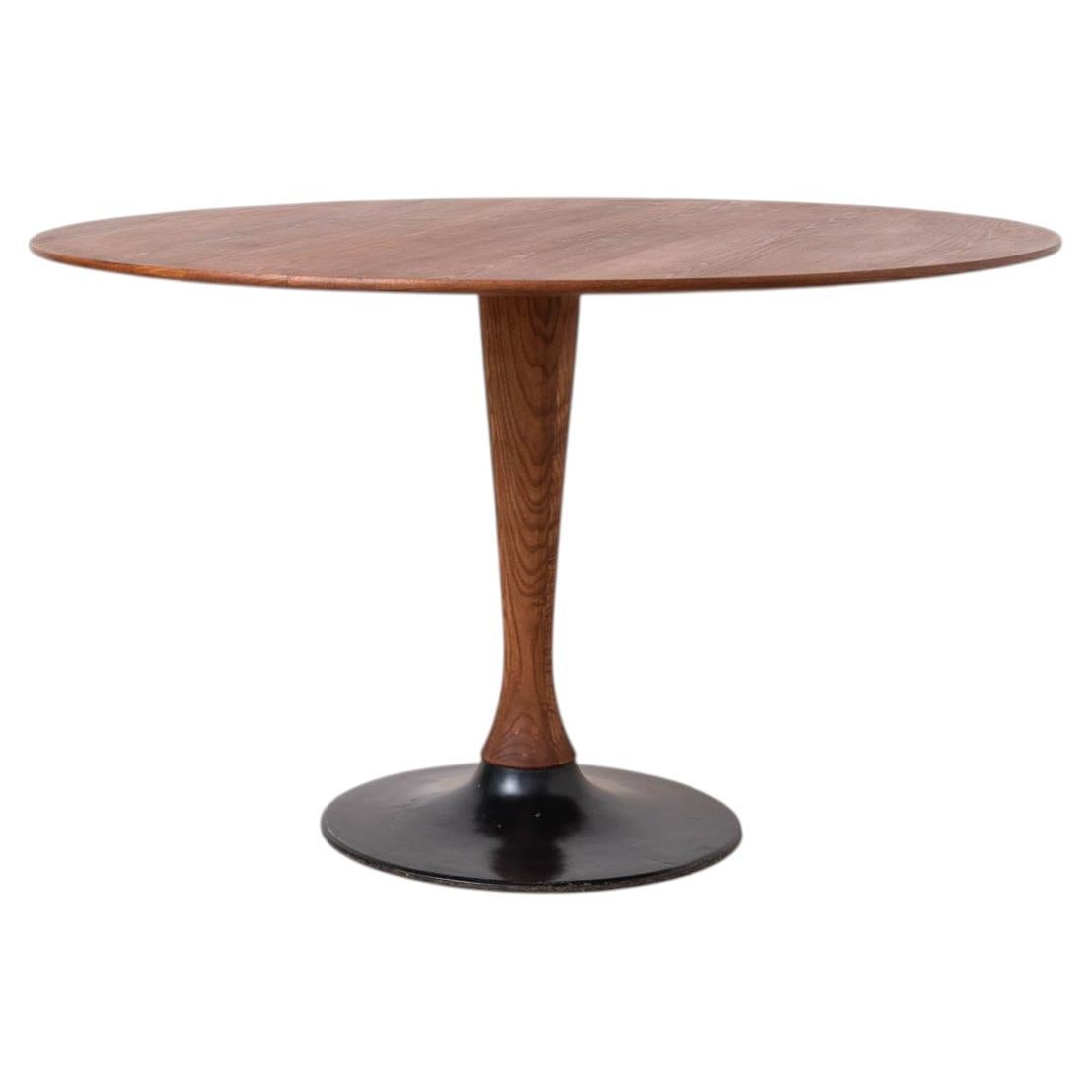 Mid Century Modern Round Dining Table 1960s Czechoslovakia, Eero Saarinen Manner For Sale