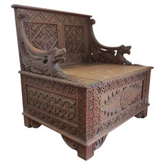 Silla de asiento de salón tallada de estilo gótico angloindio birmano 1880