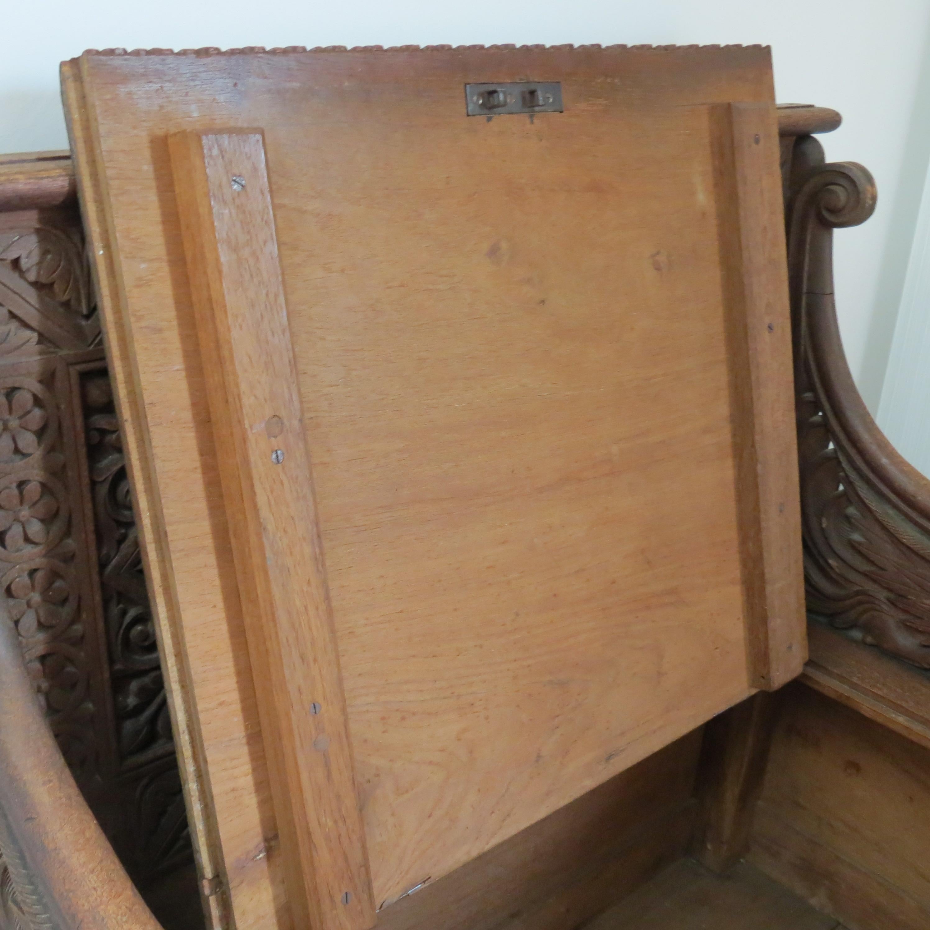 Chaise à siège de salle birmane Anglo-Indienne néo-gothique sculptée 1880 en vente 7