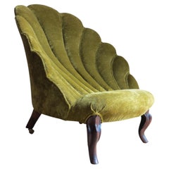 Fauteuil victorien ancien en forme de coquille, rembourré de velours, XIXe siècle