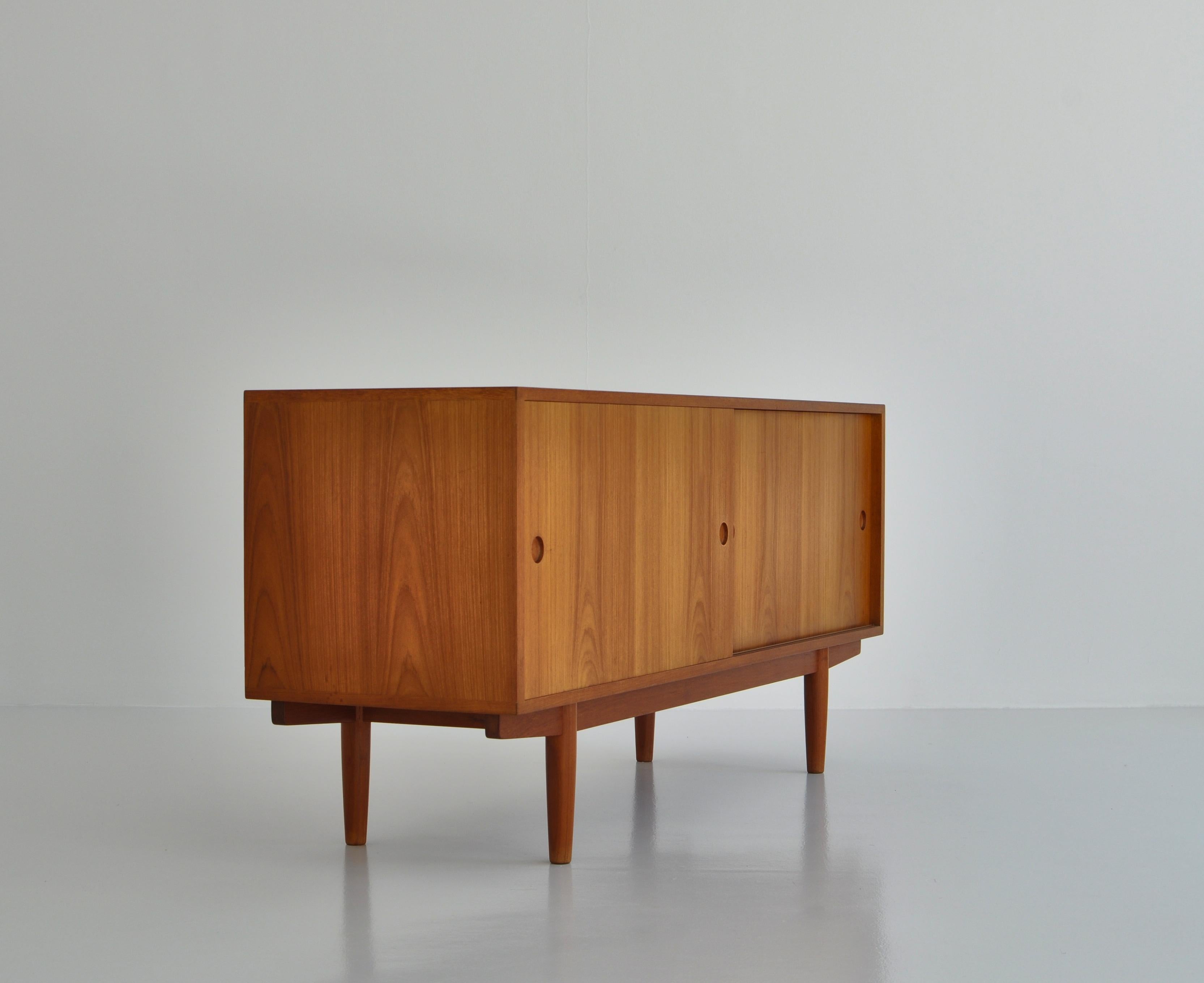 Hans J. Wegner Sideboard in Teakwood made at Cabinetmaker Johannes Hansen, 1960s 4