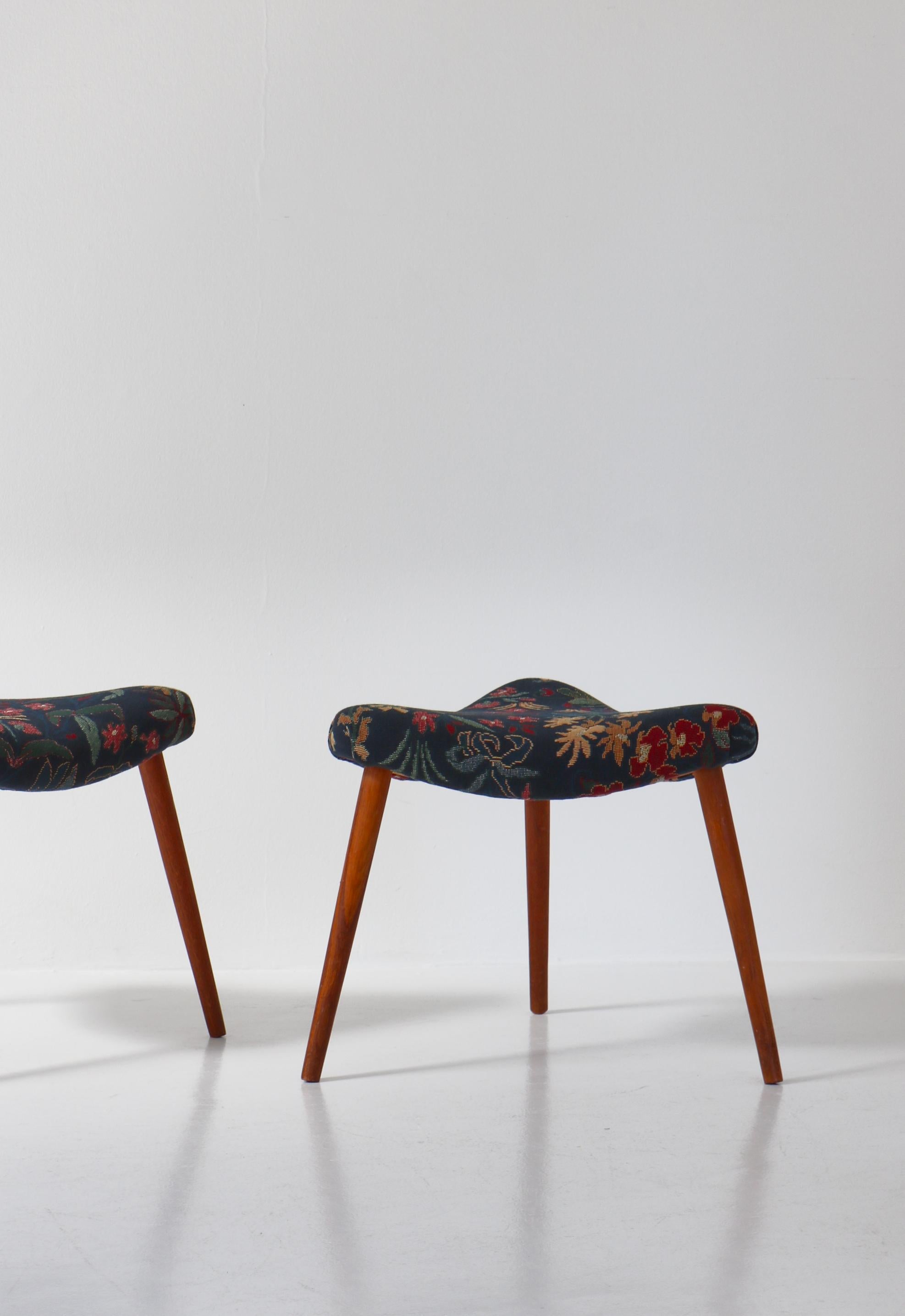 Mid-20th Century Scandinavian Modern Triangular Stools in Blue Floral Tapestry, 1950s For Sale