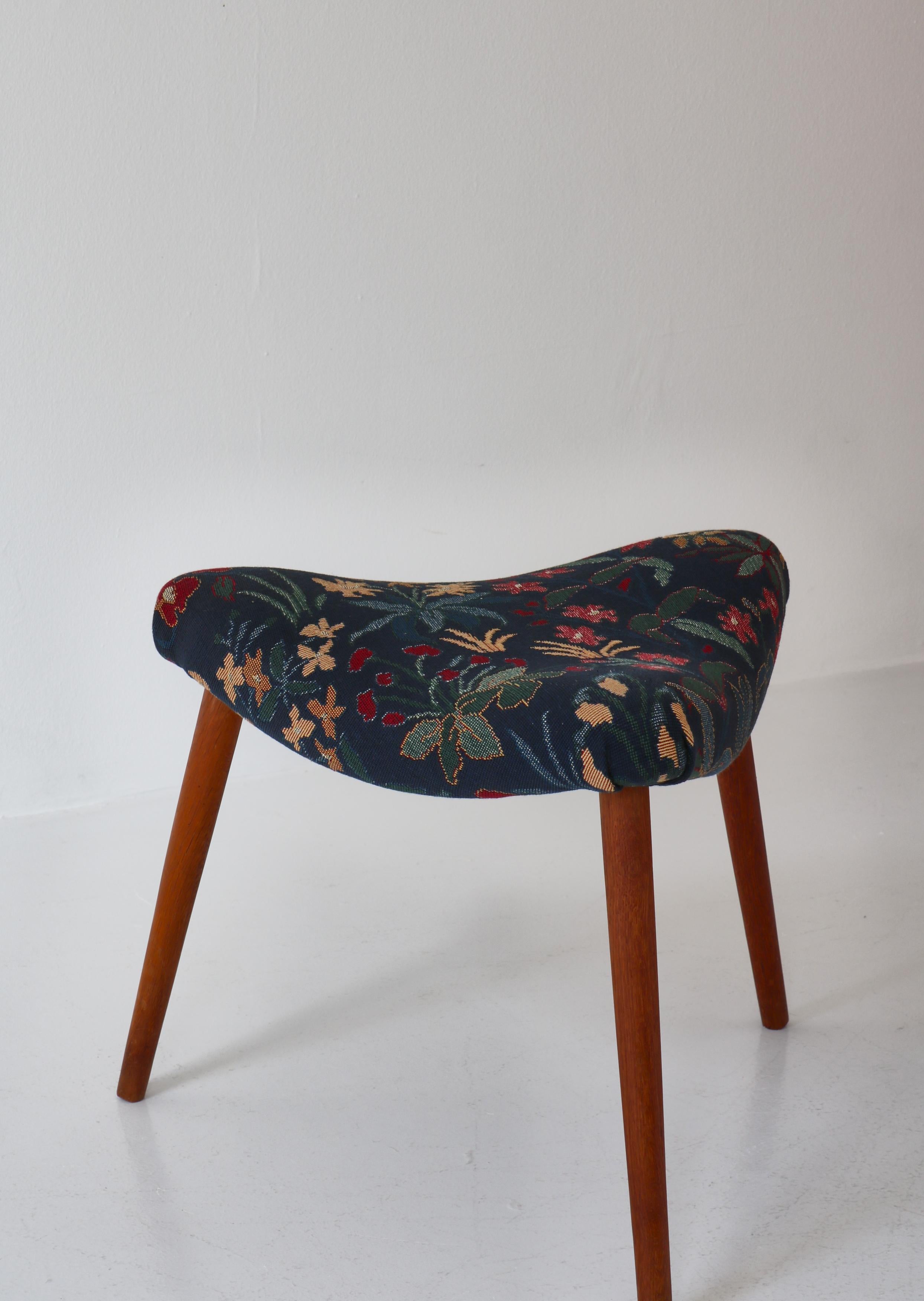 Scandinavian Modern Triangular Stools in Blue Floral Tapestry, 1950s For Sale 6