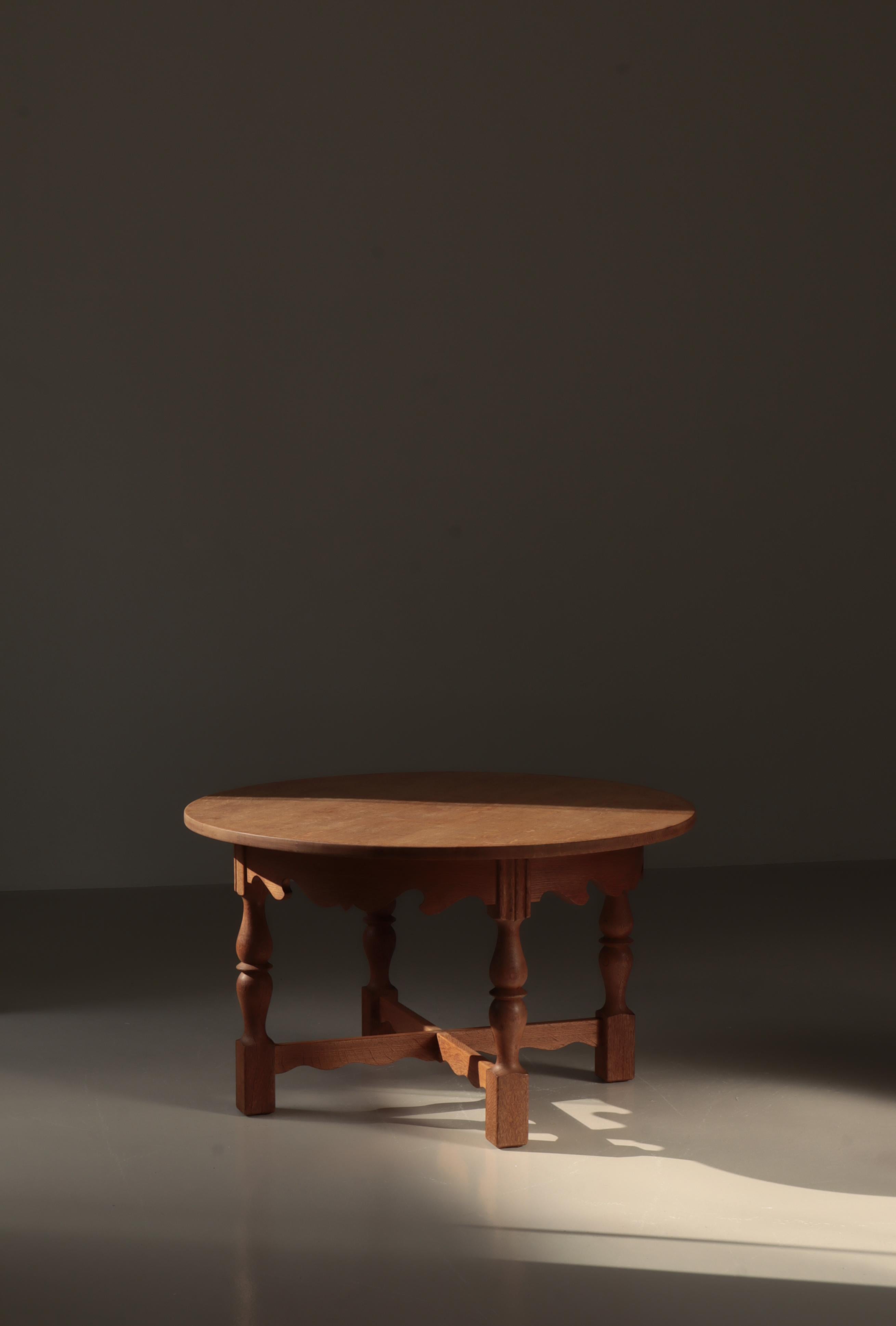 Scandinavian Modern Round Side Table in Quartersawn Oak by Henry Kjærnulf, 1960s, Denmark For Sale