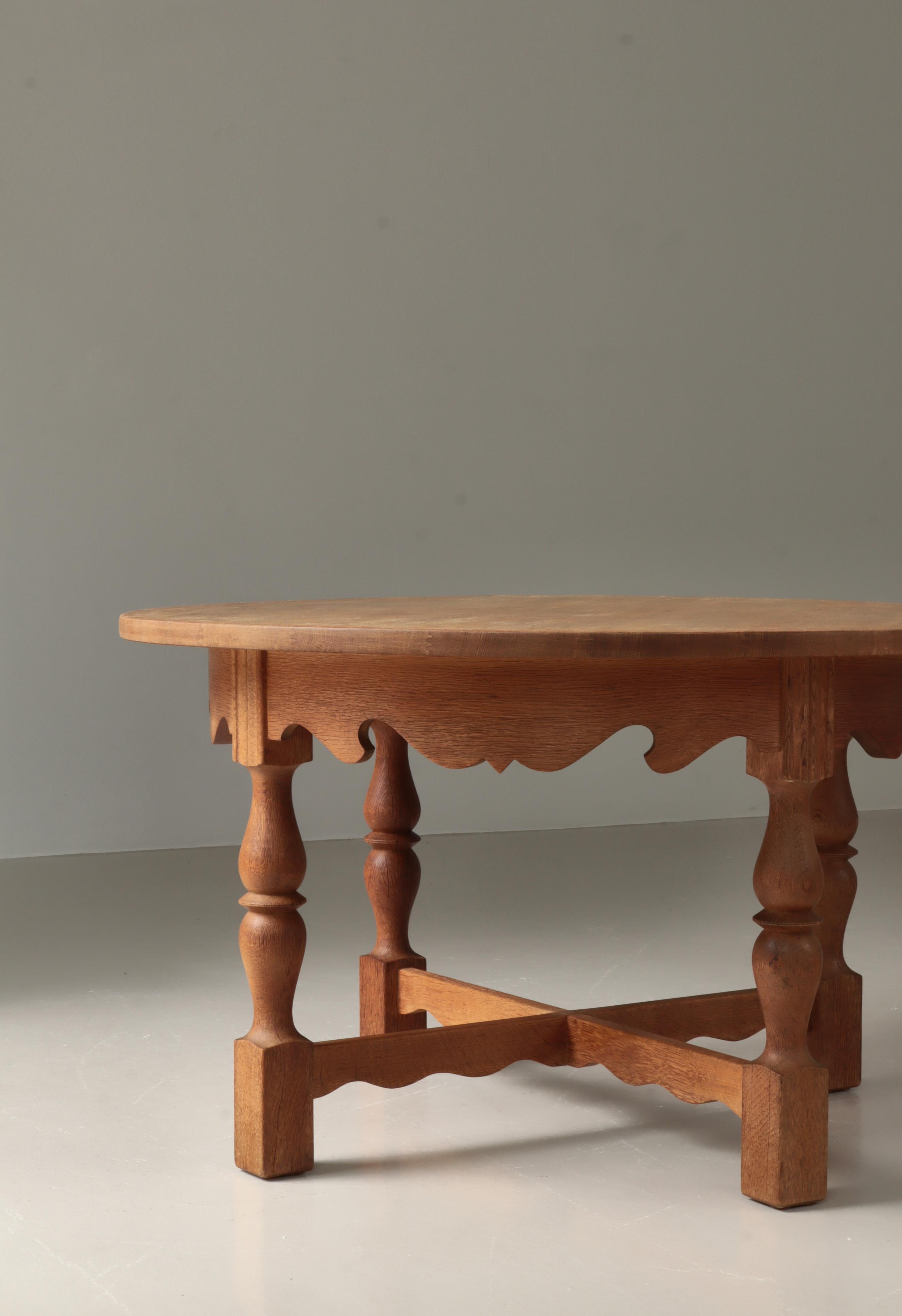 Round Side Table in Quartersawn Oak by Henry Kjærnulf, 1960s, Denmark For Sale 4