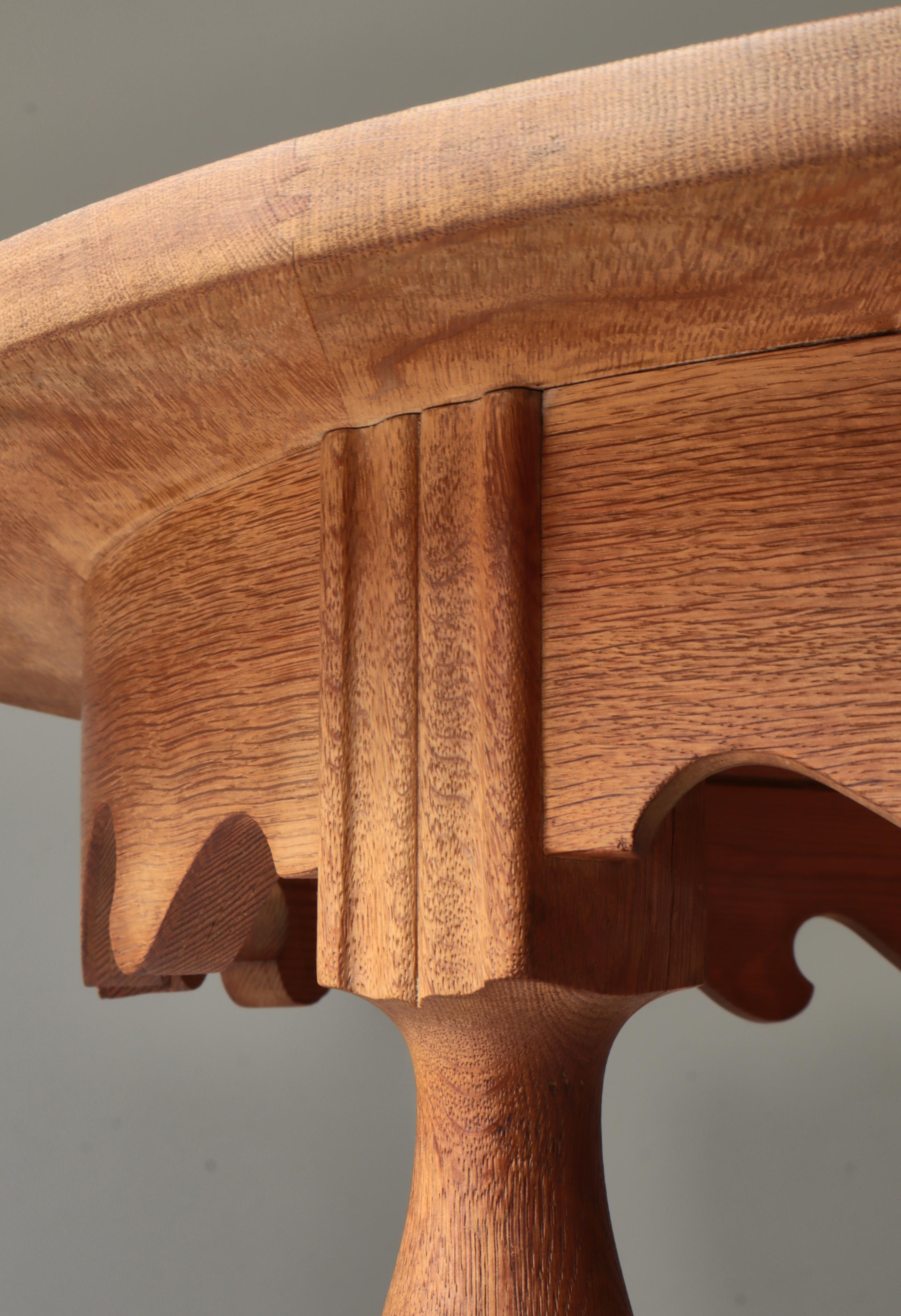 Round Side Table in Quartersawn Oak by Henry Kjærnulf, 1960s, Denmark For Sale 5
