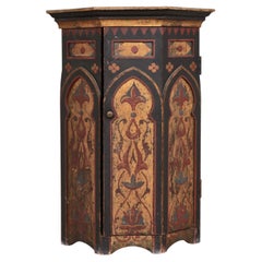 Mobile a colonne antico scandinavo con decorazioni dipinte a mano