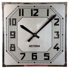 Reloj de pared cuadrado suizo vintage de Reforma, años 50