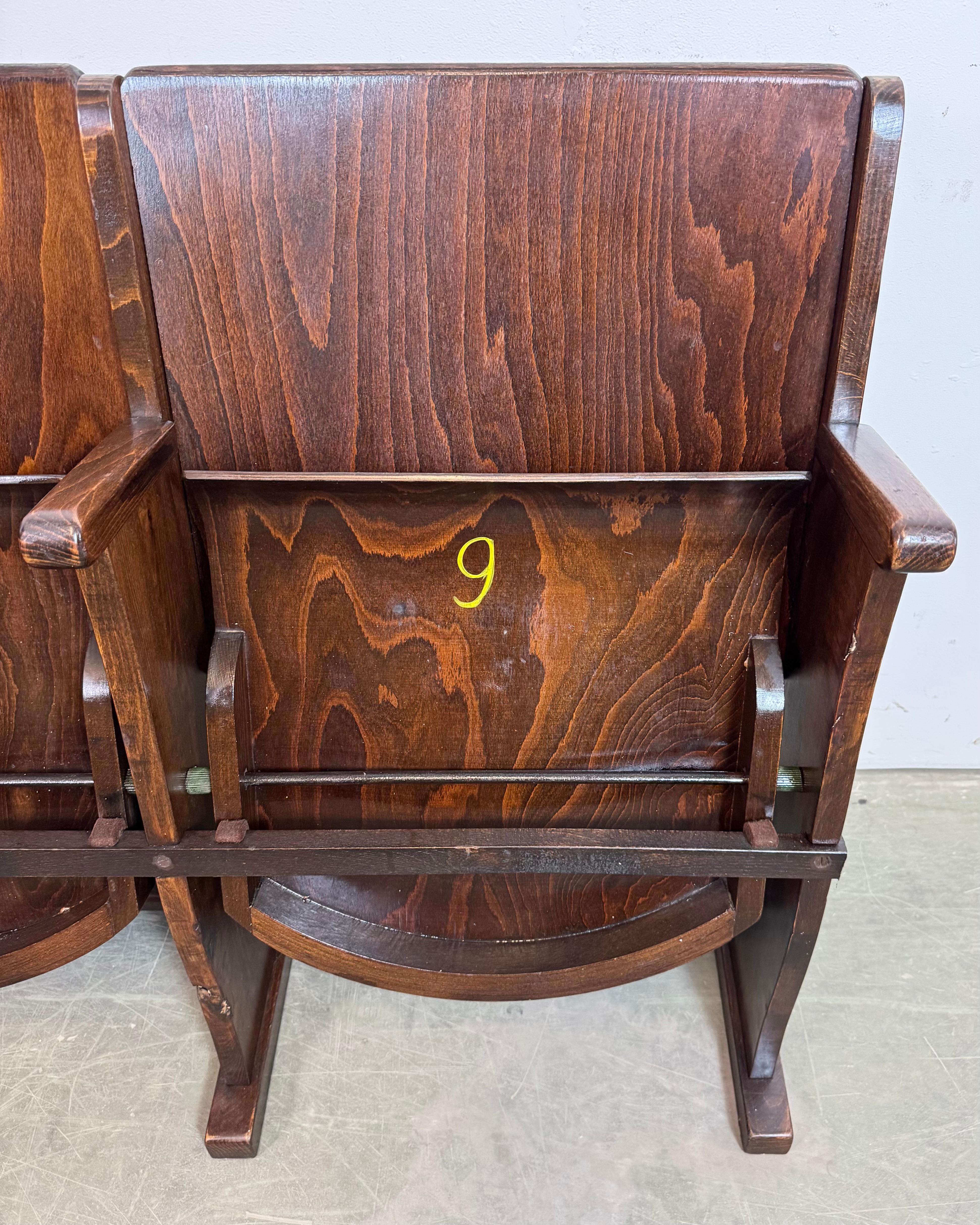 Banco de cine vintage de dos plazas de TON, años 60 en venta 7