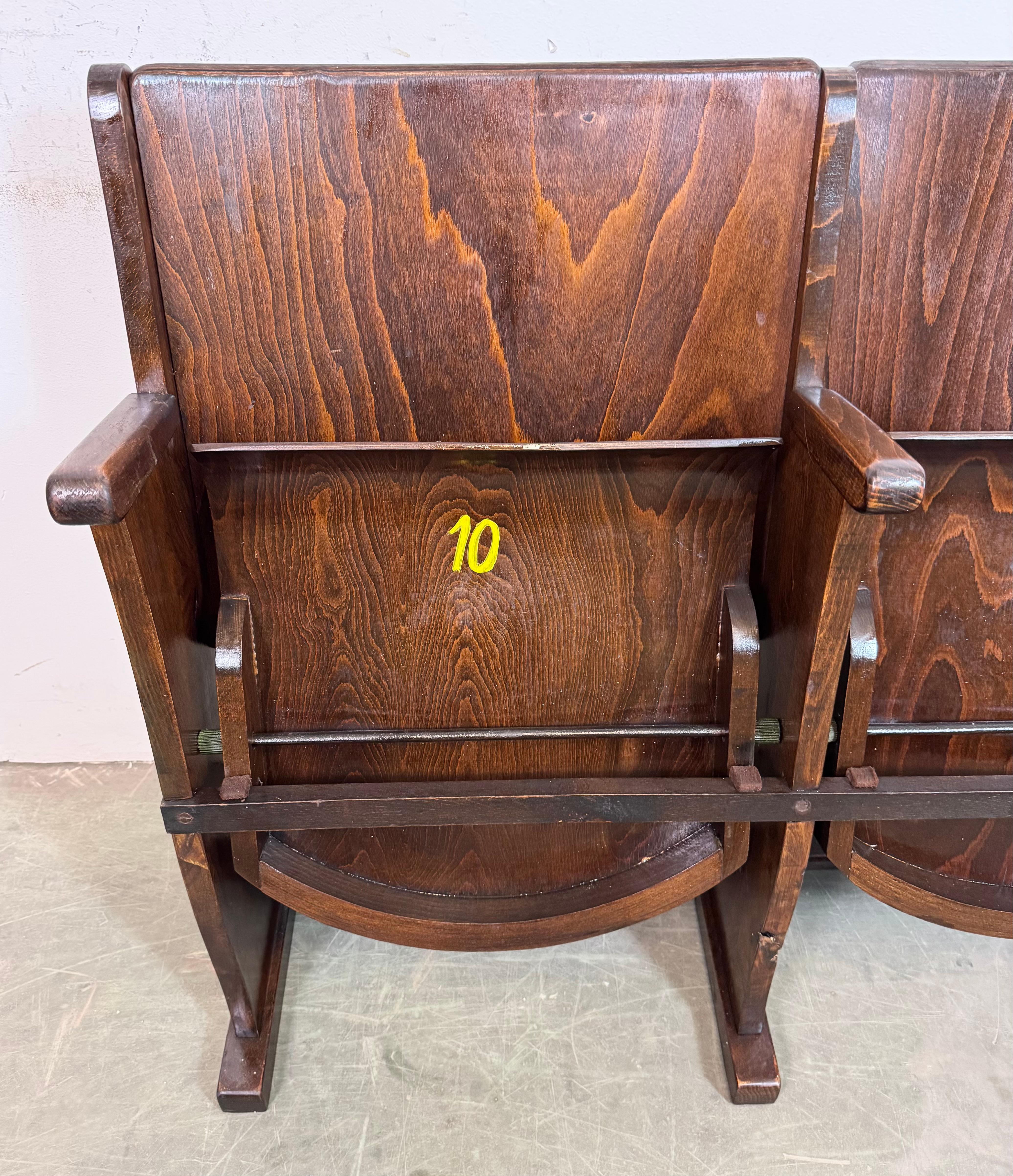 Banco de cine vintage de dos plazas de TON, años 60 en venta 6