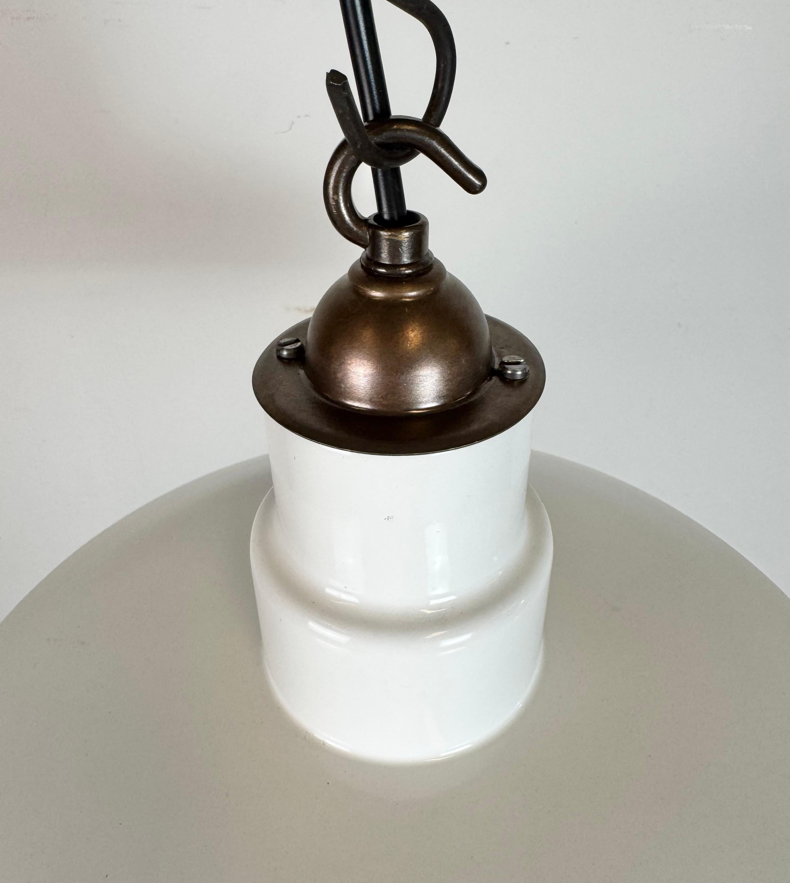 Industrielle Fabrik-Hängeleuchte aus weißer Emaille von Quadrangle Mfg. Co. 1960er Jahre im Angebot 2