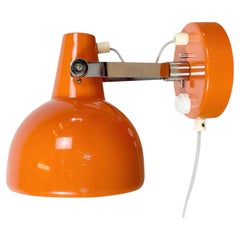 Lámpara de pared vintage de metal naranja de Lidokov, de los años 70