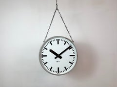 Grande orologio industriale a doppia faccia, da ferrovia o da fabbrica, della Simlex, anni ’60