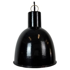 Lámpara de techo industrial vintage de esmalte negro, década de 1950