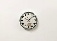 Reloj de pared industrial plateado de TN, década de 1960