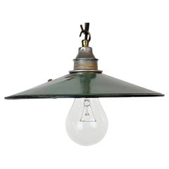Lampada industriale con smalto verde, anni '1950