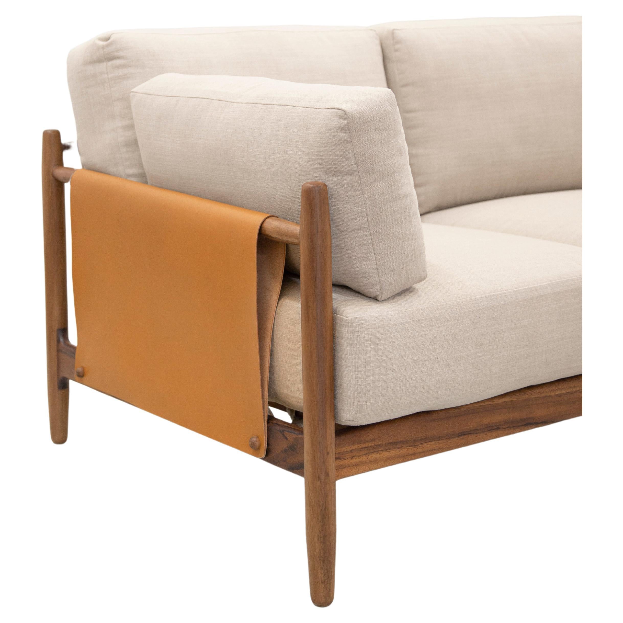 Customizable Modern Sofa Citlal, Solid wood, Leather and upholstery.