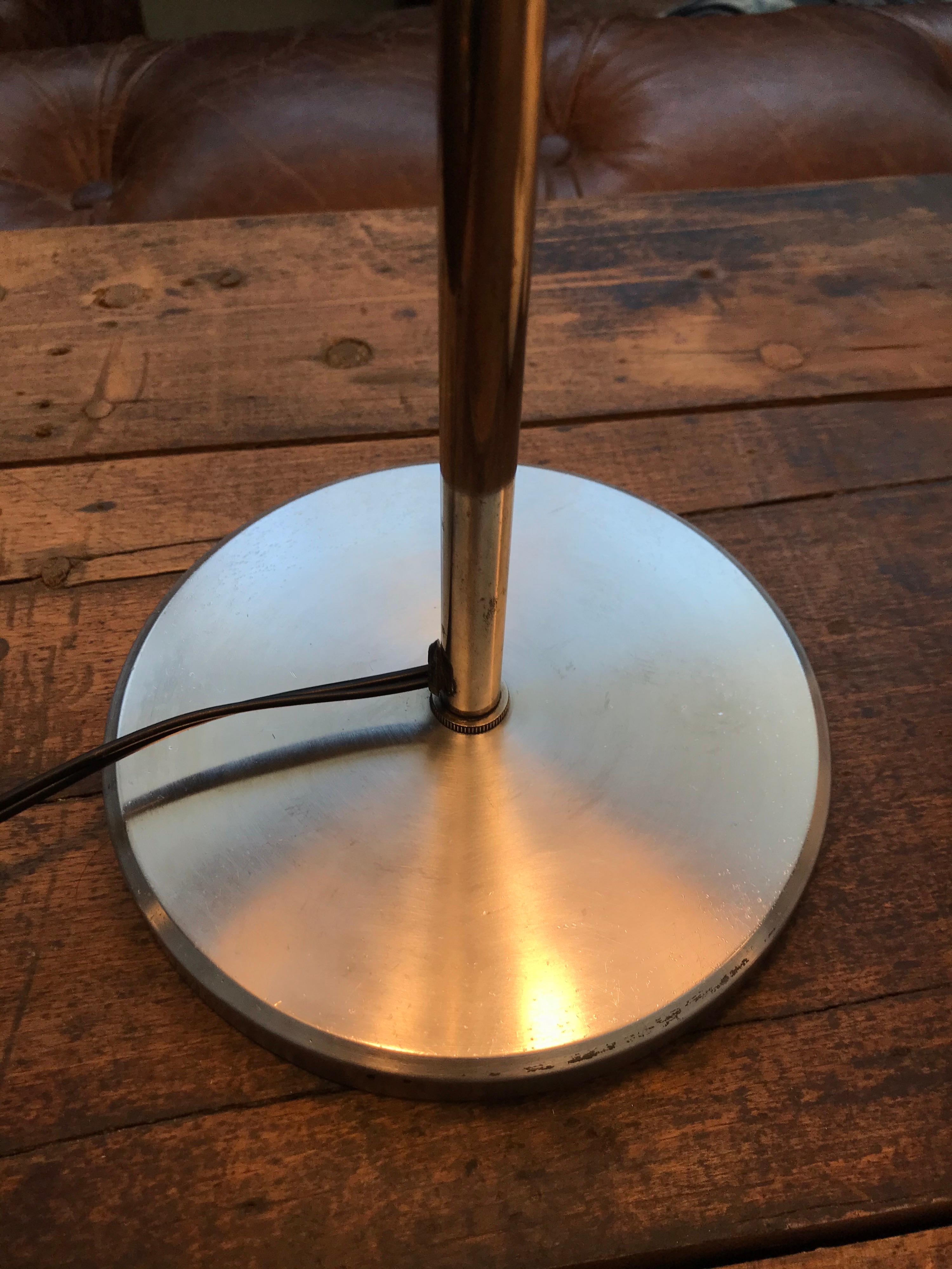 Stylish Mid-Century Modern Danish Table Lamp designed By Kemp & Lauritzen In Good Condition In Søborg, DK