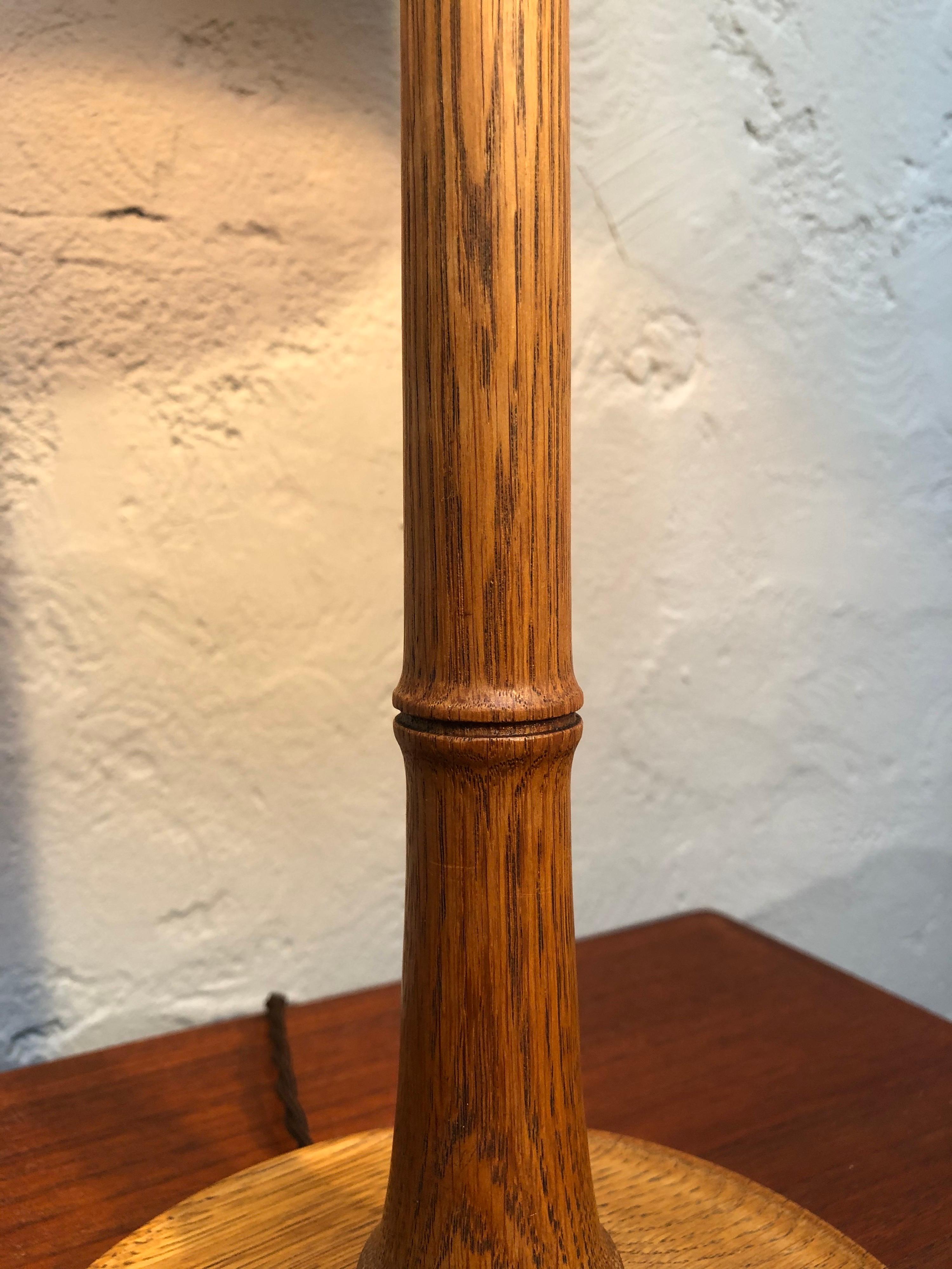 Iconic Danish Esben Klint Table Lamp Model 301 in Solid Teak In Good Condition In Søborg, DK