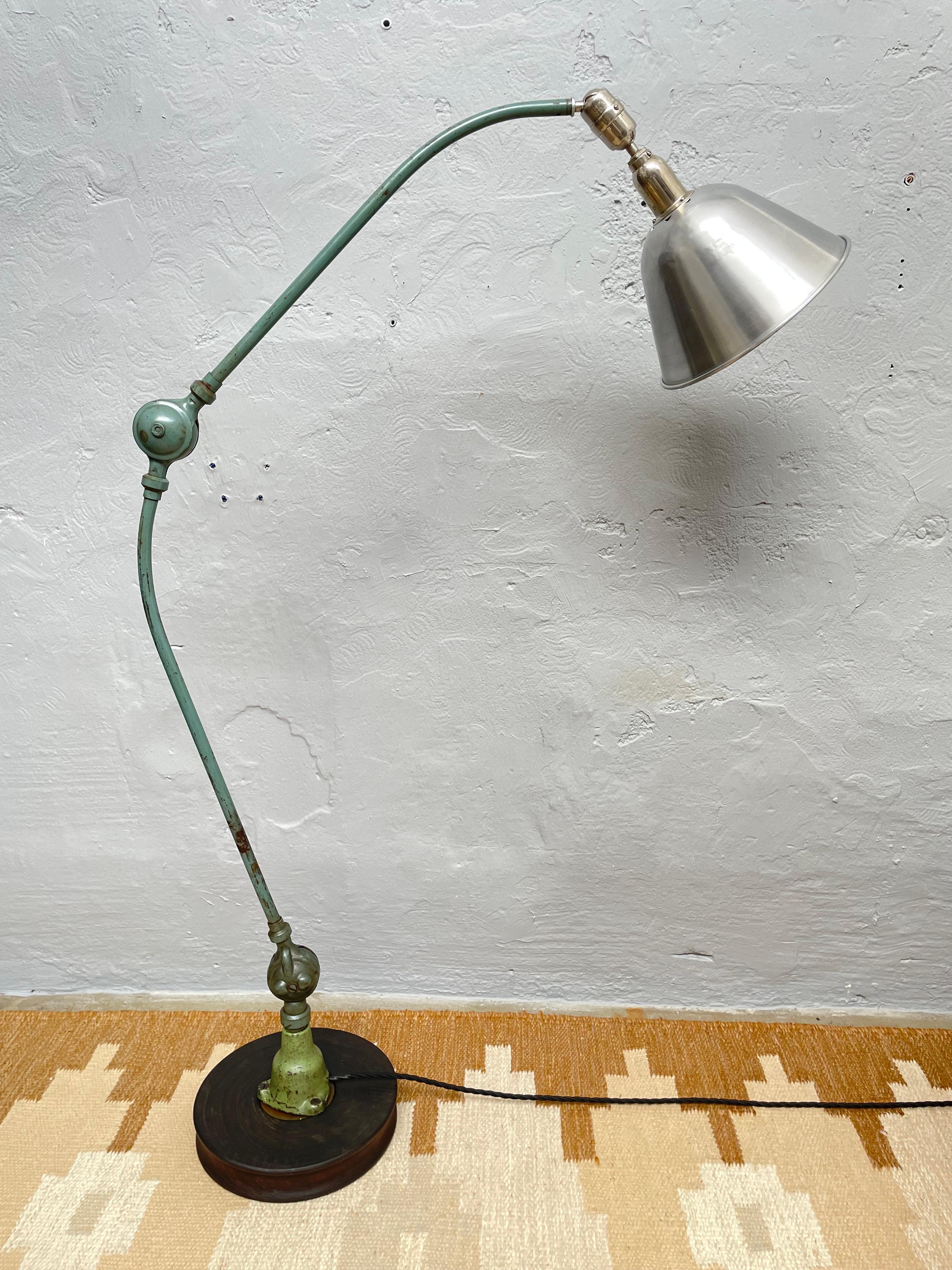 An iconic Triplex wall lamp from the 1950s in original condition.
In original condition and with original paint..
ASEA of Sweden created some of the most iconic industrial lamps of the period.
Designed by Johan Petter Johansson 1853-1943 who was