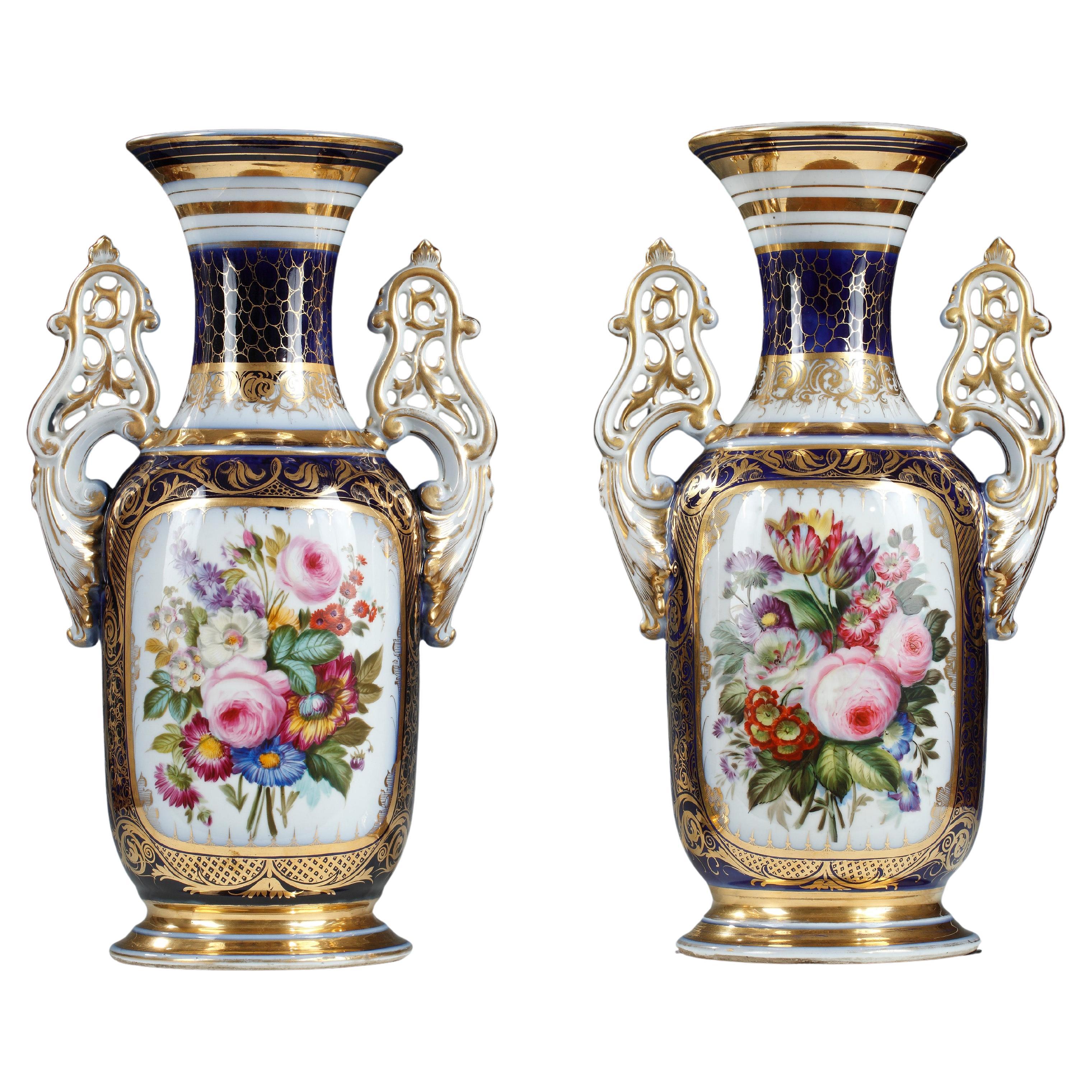 Élégante paire de vases en porcelaine à fleurs de Valentine, France, vers 1860
