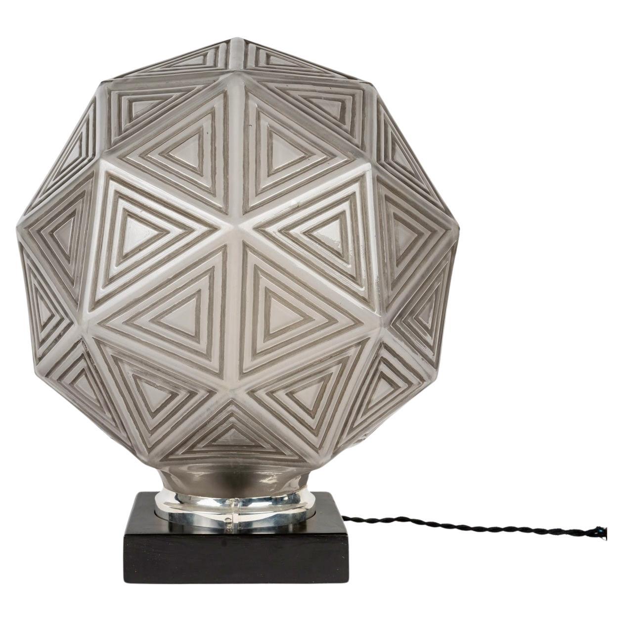 1925 Rene His - Lampe de table Art Déco Verre de Nankin à patine grise en vente