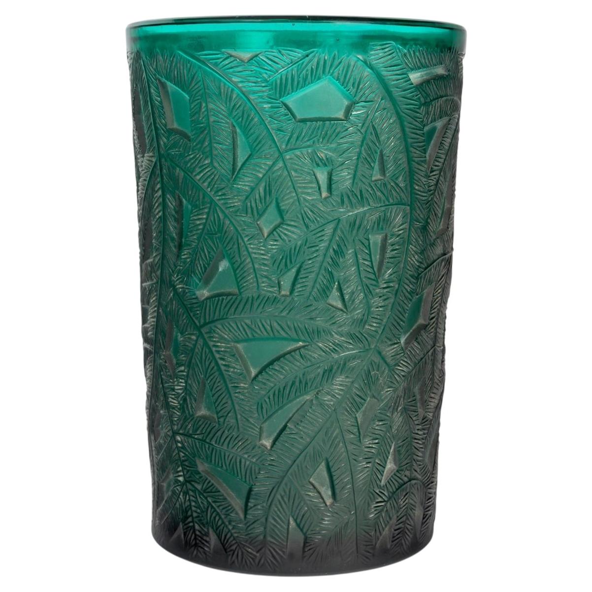 1923 Jarrón René Lalique Epicea Abeto Vidrio verde teal con pátina blanca