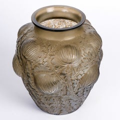 1926 René Lalique – Vase aus rauchgrauem Topasglas mit Sepia-Patina