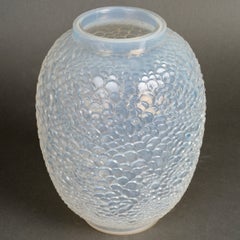 1932 Rene Lalique - Art Deco Vase Ecailles Opalescent Glass