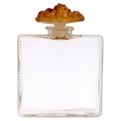 1919 René Lalique - Flacone da profumo "Fleurs de France" D'Orsay, in vetro con patina color seppia