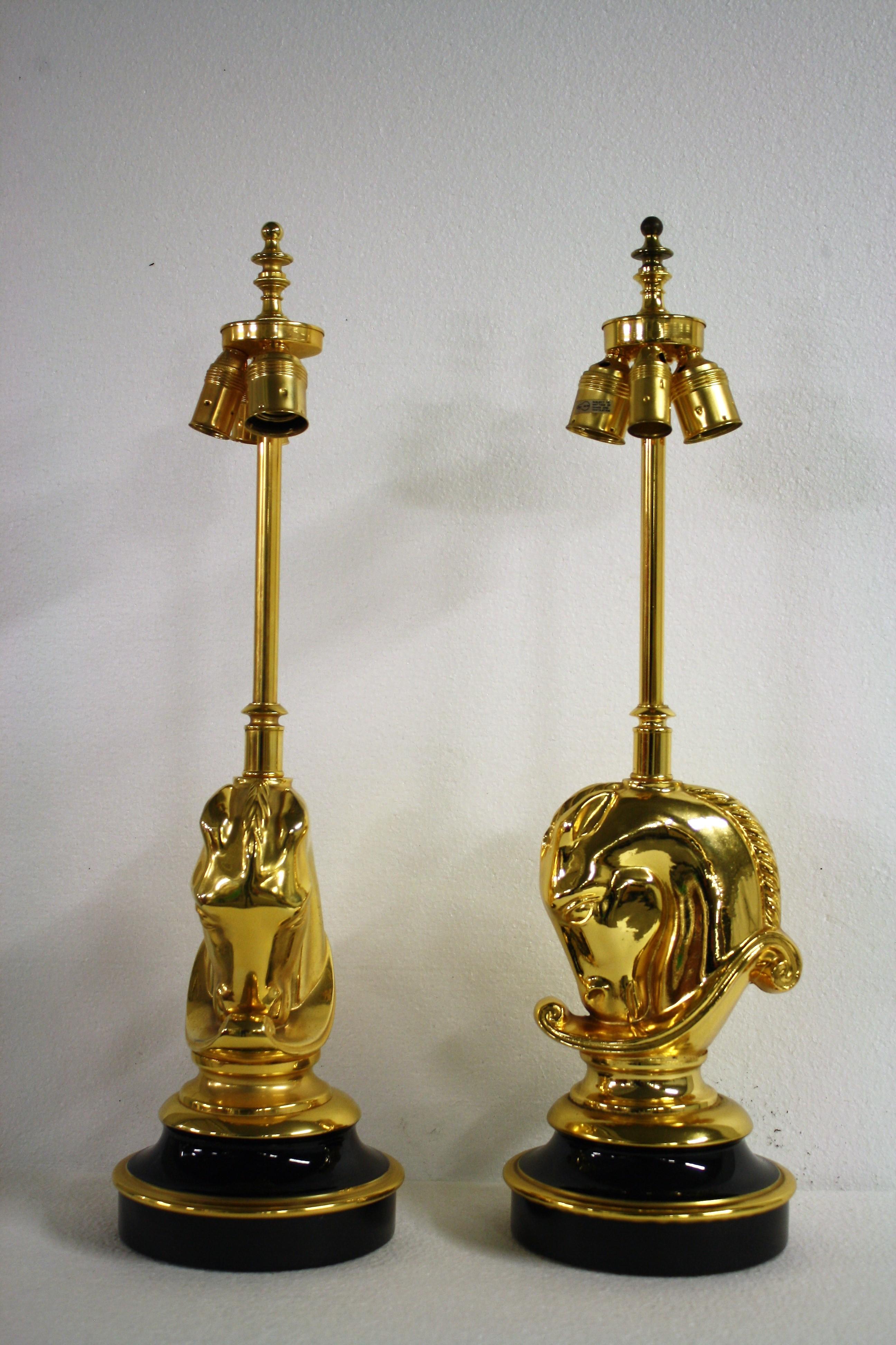 Paar Hollywood-Regency-Tischlampen aus Messing mit Pferdekopf:: 1970er Jahre:: Belgien 1