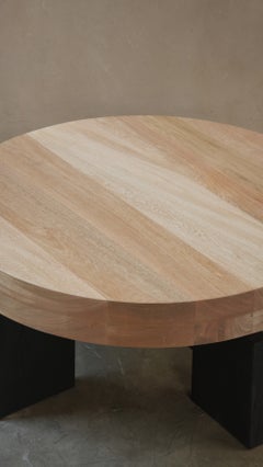 Round Top Fundamenta Table 61 Abstract Oak, Sleek Design by NONO