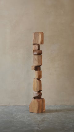 Eleganza astratta in legno Still Stand No65: Totem intagliato di NONO, Escalona