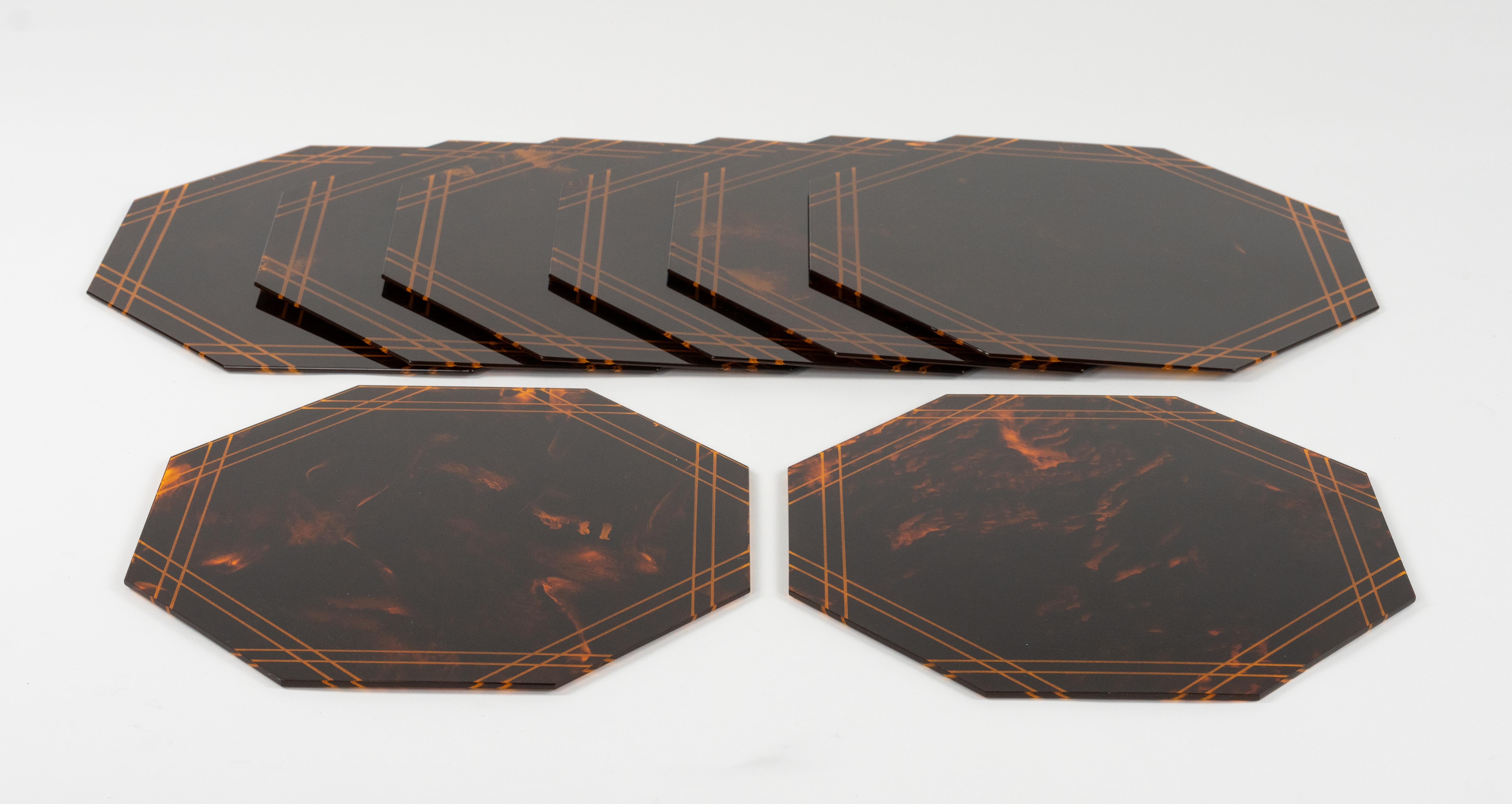 Set of Eight Placemats Tortoiseshell Effect Lucite by Team Guzzini, Italy 1970s In Good Condition For Sale In Rome, IT
