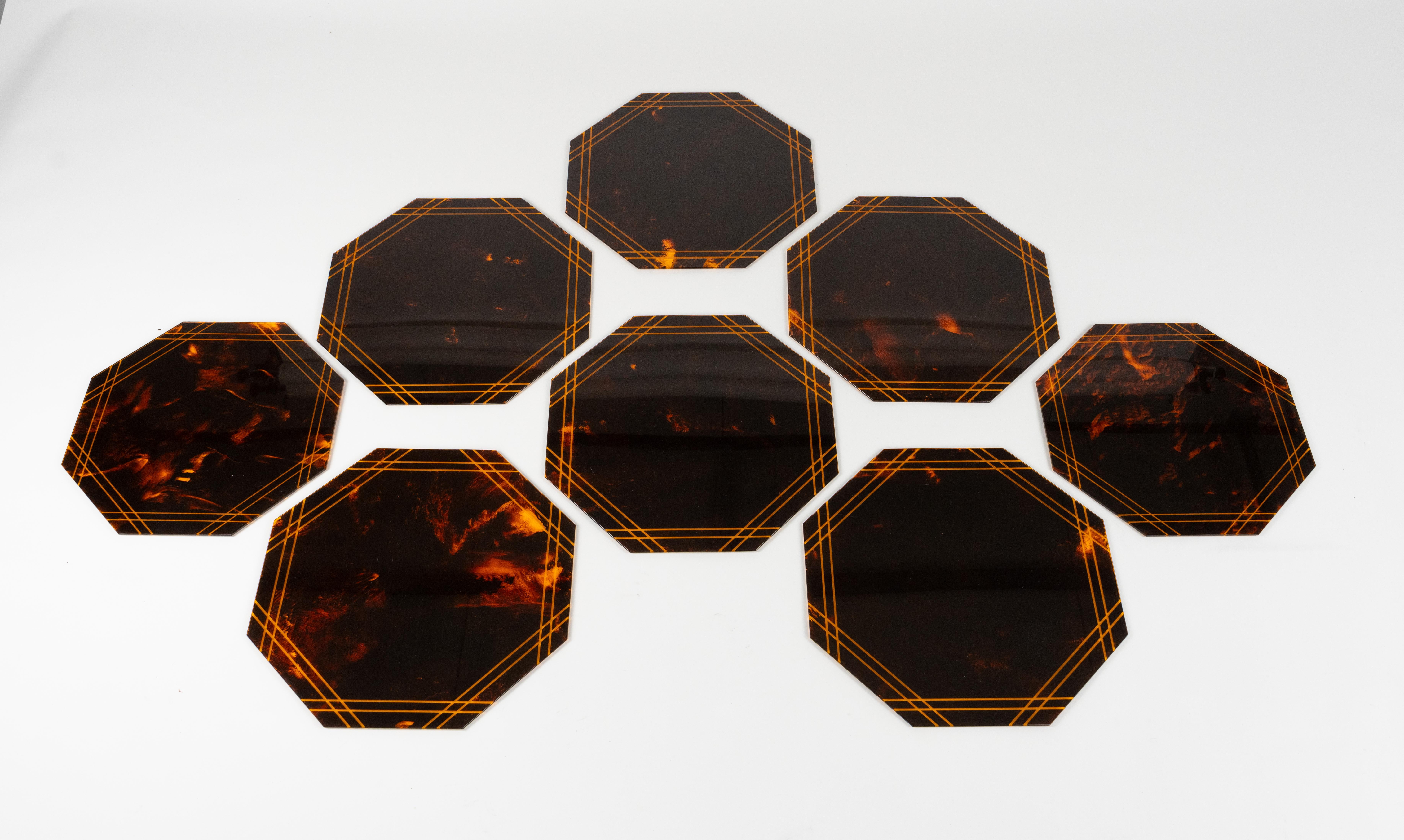 Set of Eight Placemats Tortoiseshell Effect Lucite by Team Guzzini, Italy 1970s For Sale 4