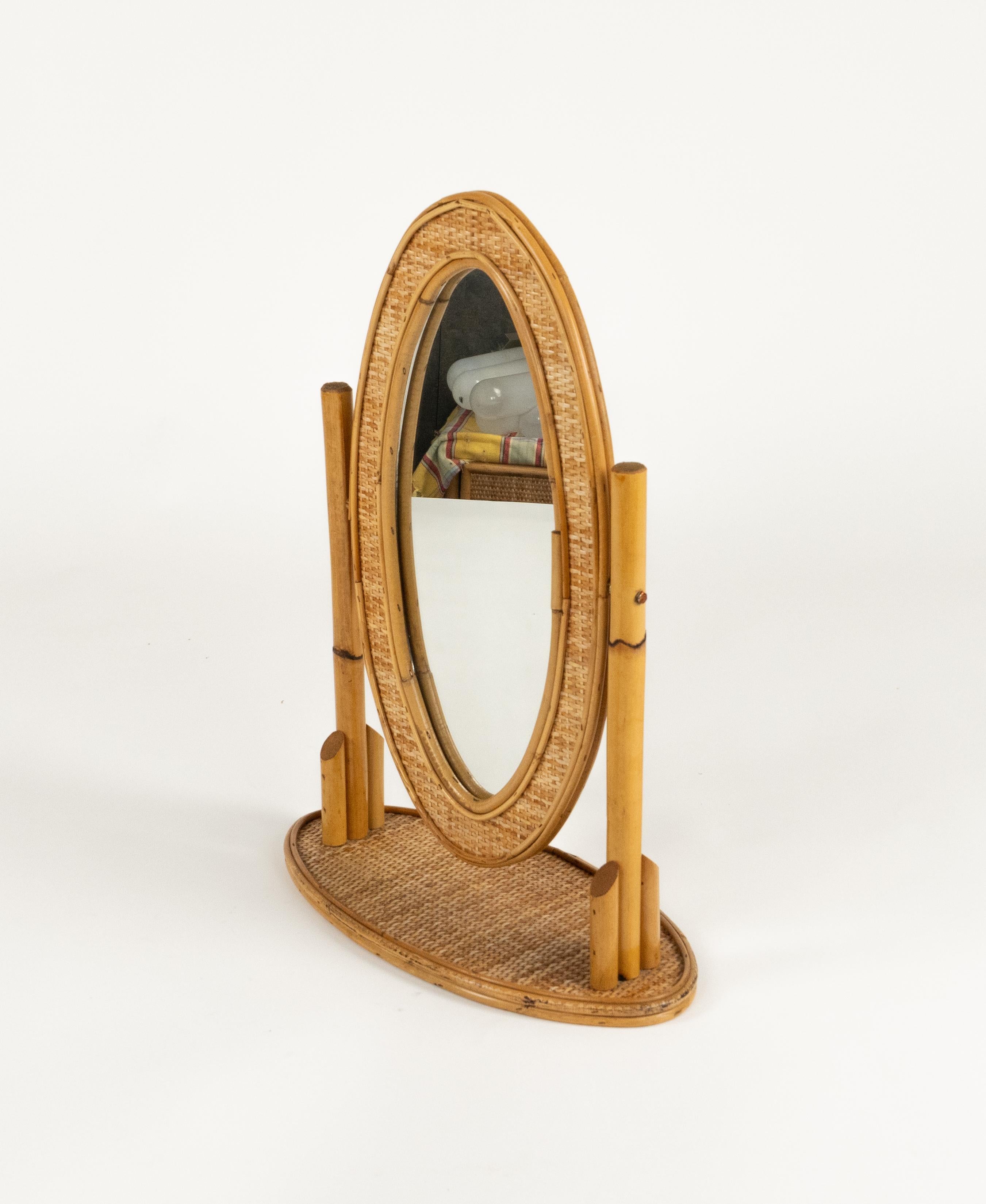 Midcentury Oval Table Vanity Mirror in Bamboo, Rattan and Wicker, Italy 1970s In Good Condition For Sale In Rome, IT