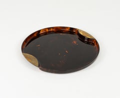 Midcentury Round Serving Tray in Lucite Faux Tortoiseshell & Brass, Italy, 1970s