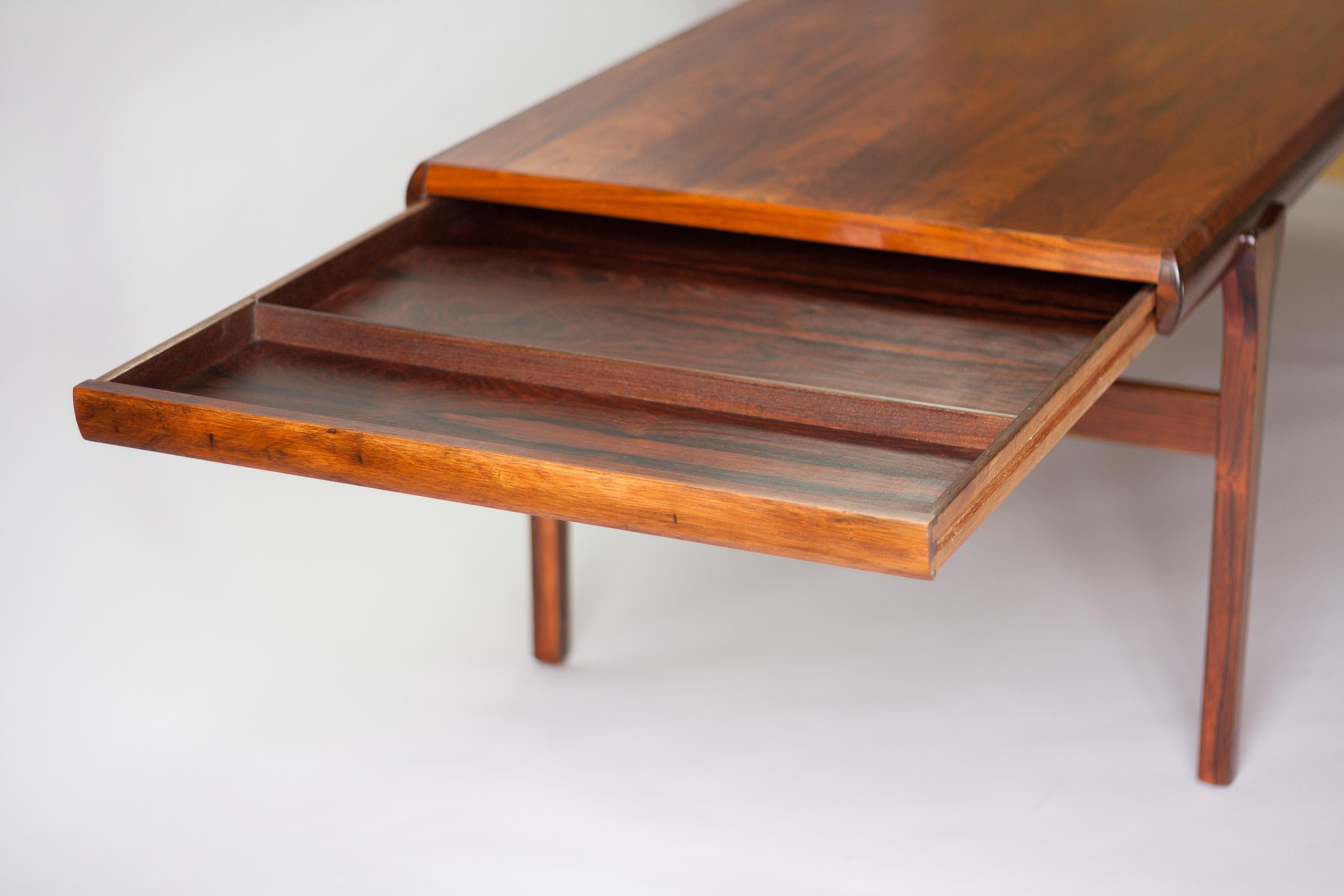 Mid-20th Century Johannes Andersen Extending Rosewood Coffee Table for CFC Silkeborg, 1960s