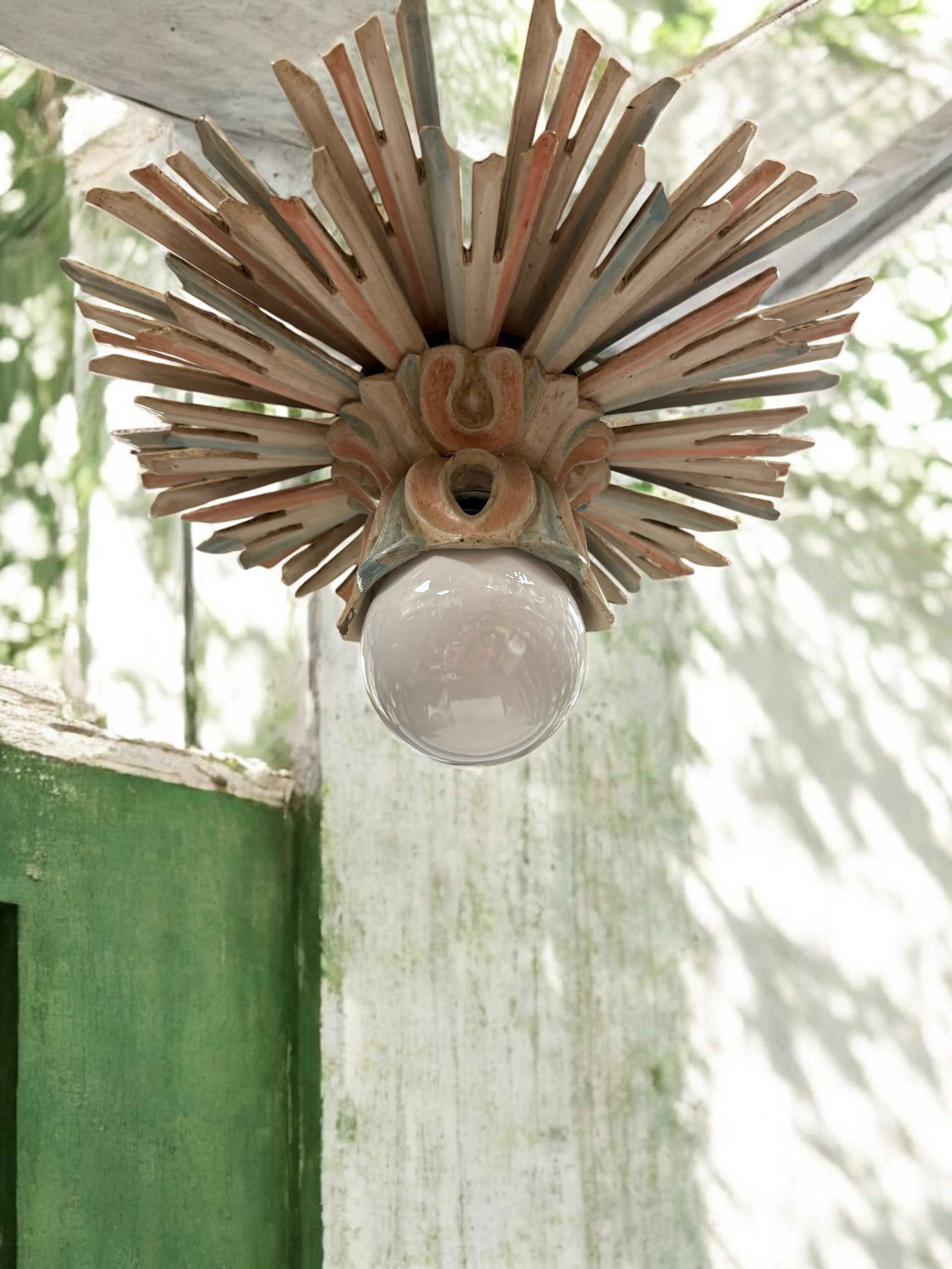 Plafonnier en bois à étoiles et soleil en forme de Florentine 1960s en vente 8