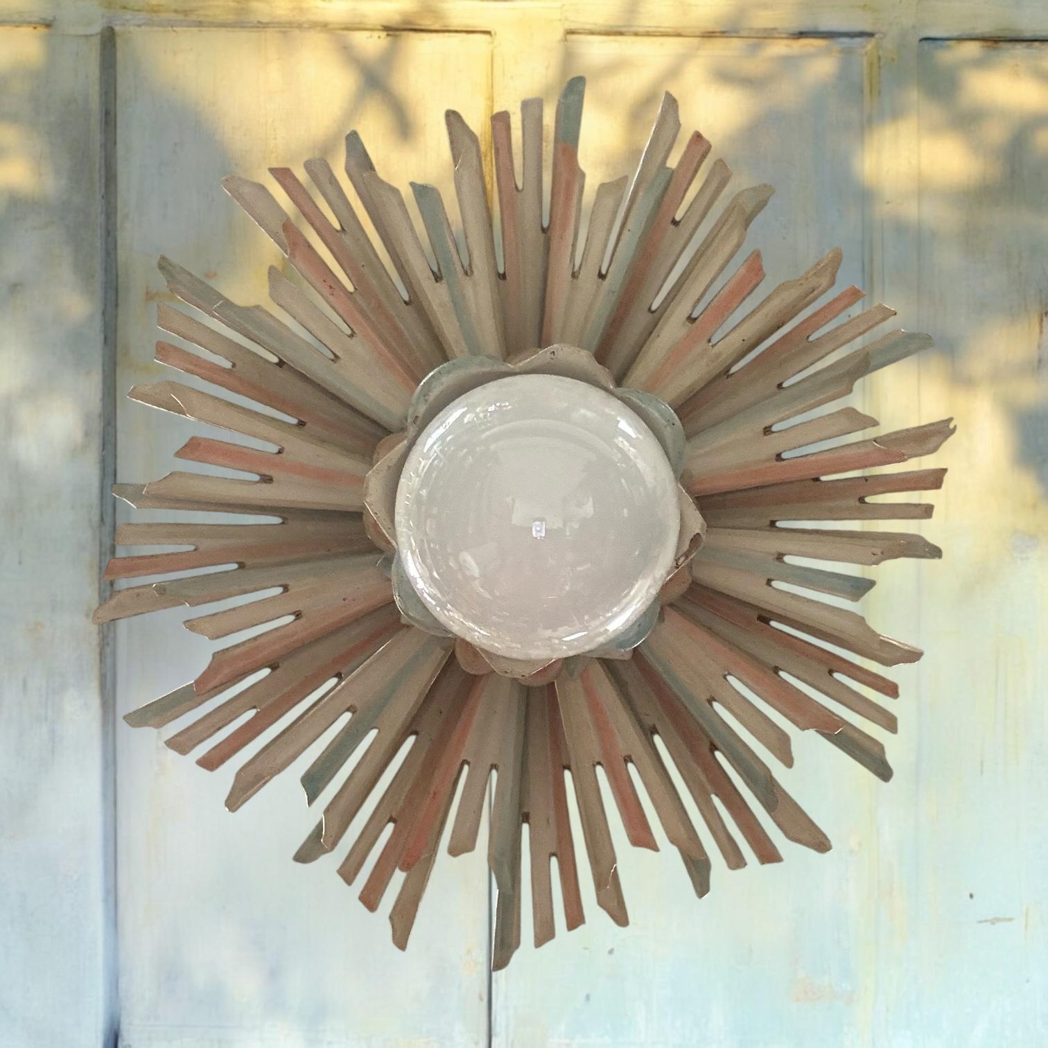 Plafonnier en bois à étoiles et soleil en forme de Florentine 1960s en vente 9