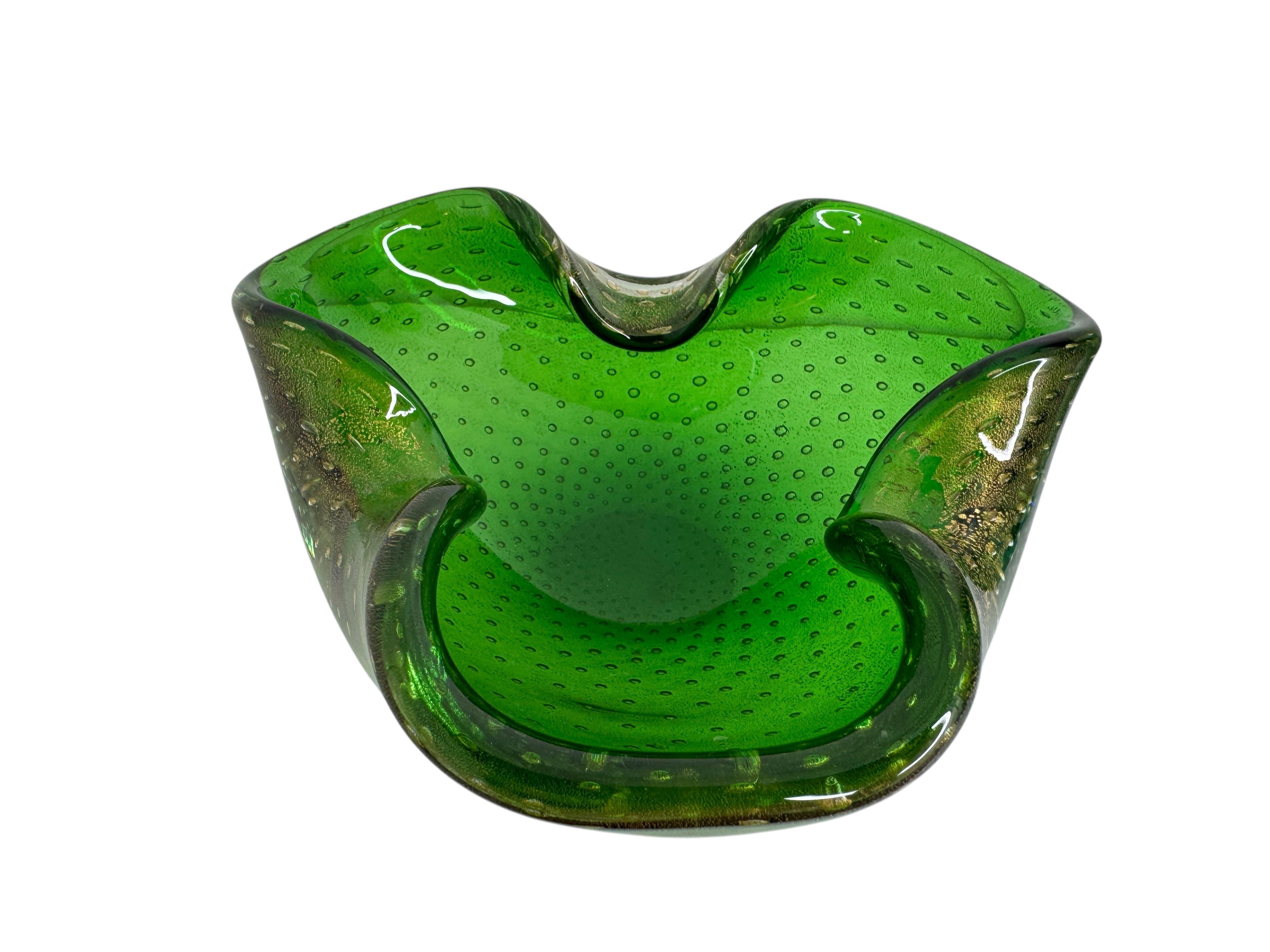 Sommerso Green Kontrollierte Blasen Murano Kunstglas Schale oder Astray (Italienisch) im Angebot