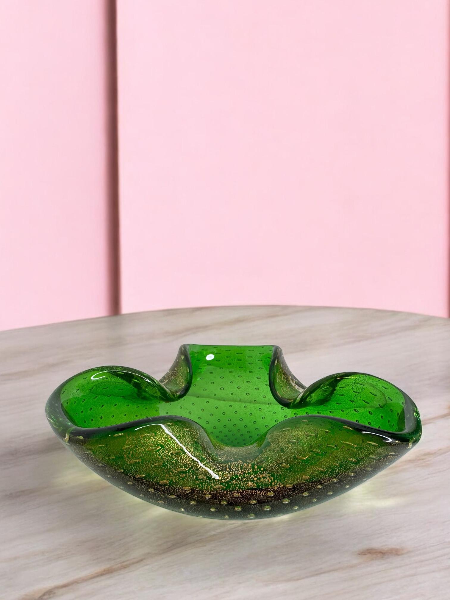 Sommerso Green Kontrollierte Blasen Murano Kunstglas Schale oder Astray im Angebot 1