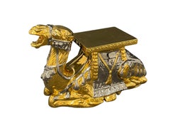 Table d'appoint « Hollywood Regency » couleur camel, signée Marioni, en céramique blanche, années 1970