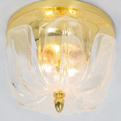 Eccezionale lampada da incasso a 3 luci a forma di tulipano, in vetro e ottone, firmata Limburg, anni '70