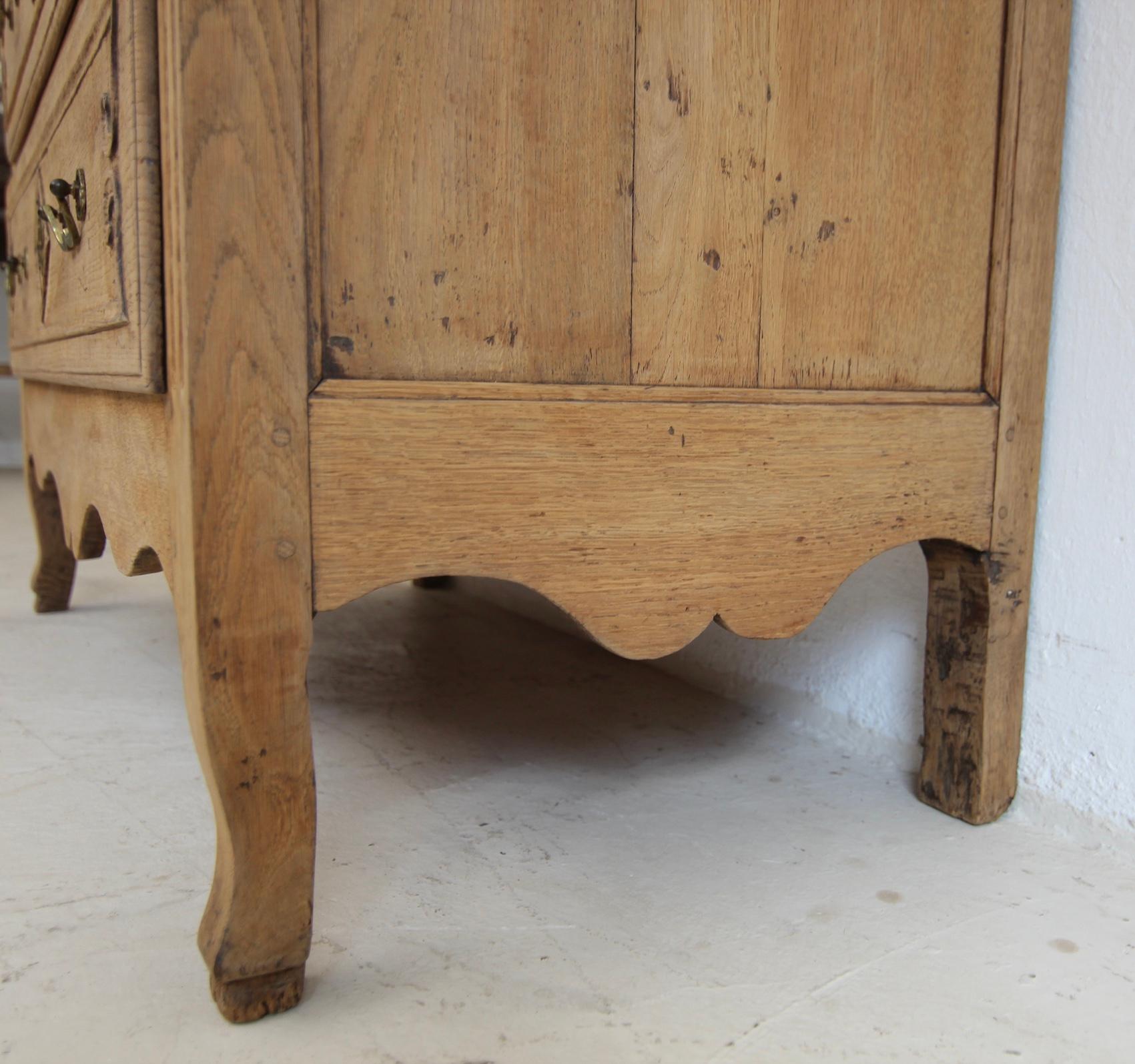 19th Century Bleached Oak Chest of Drawers For Sale 9