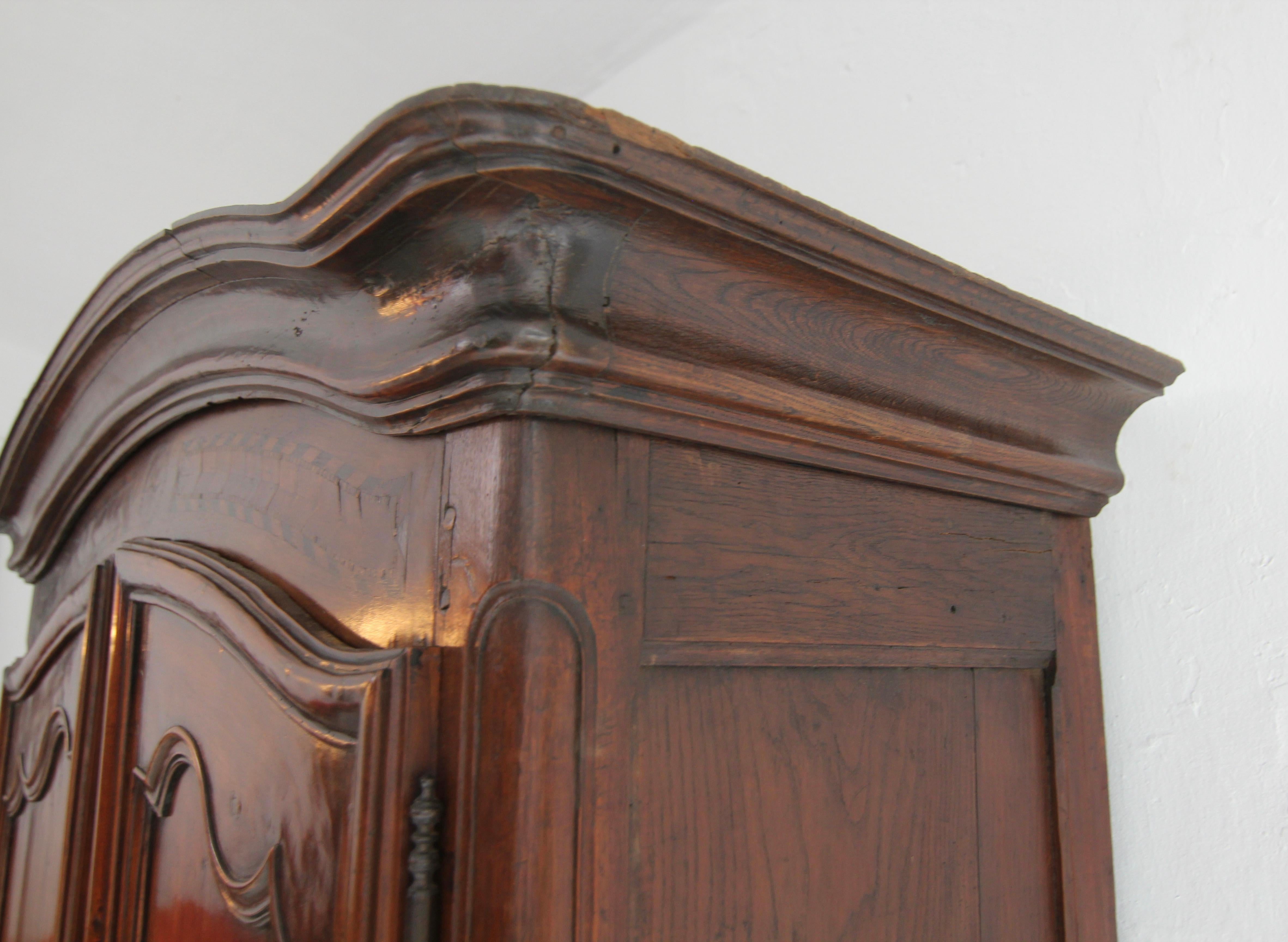18. Jahrhundert Französisch Lorrain Armoire oder Kleiderschrank aus Kirschholz und Eiche im Angebot 5